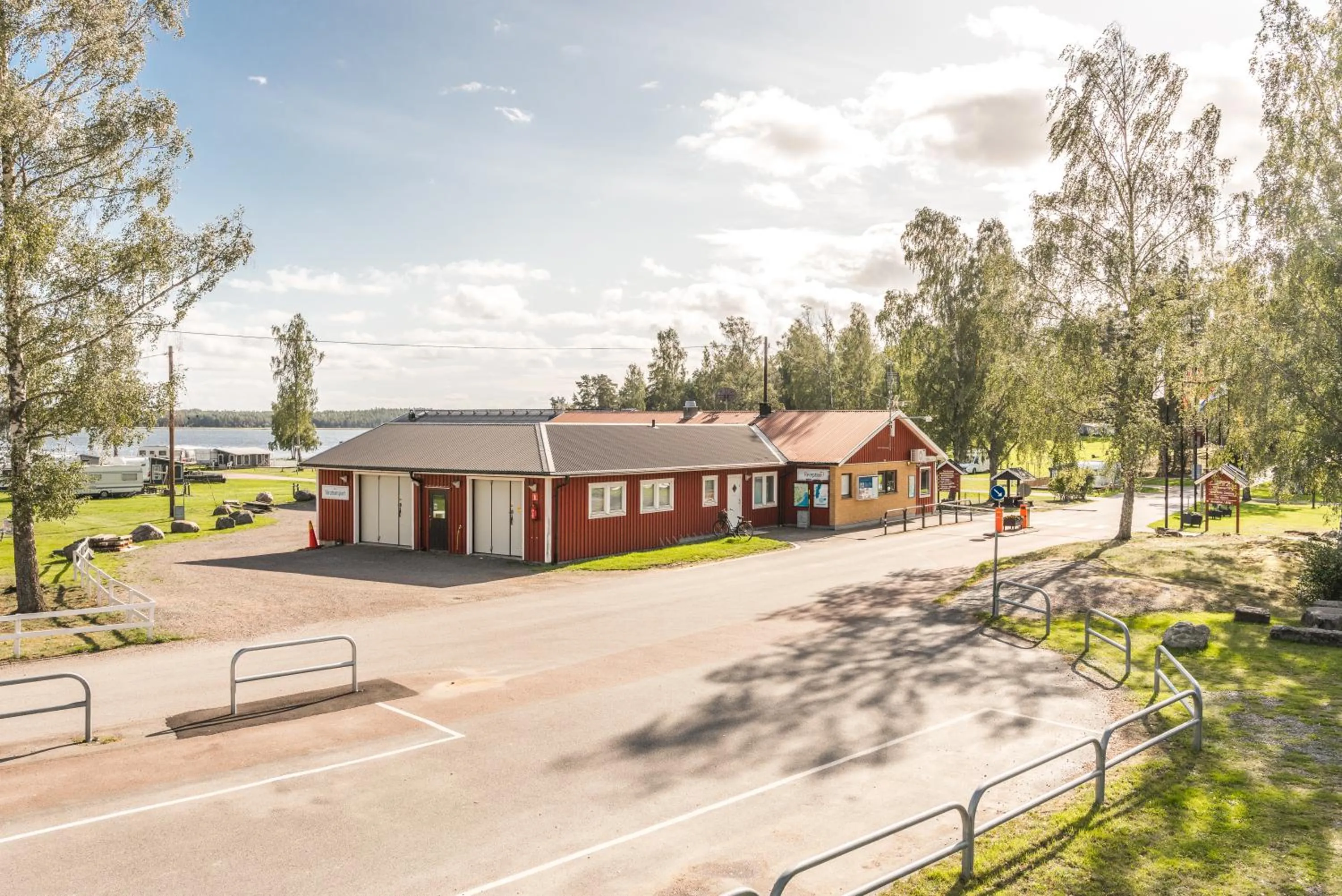 Facade/entrance in First Camp Duse Udde - Säffle