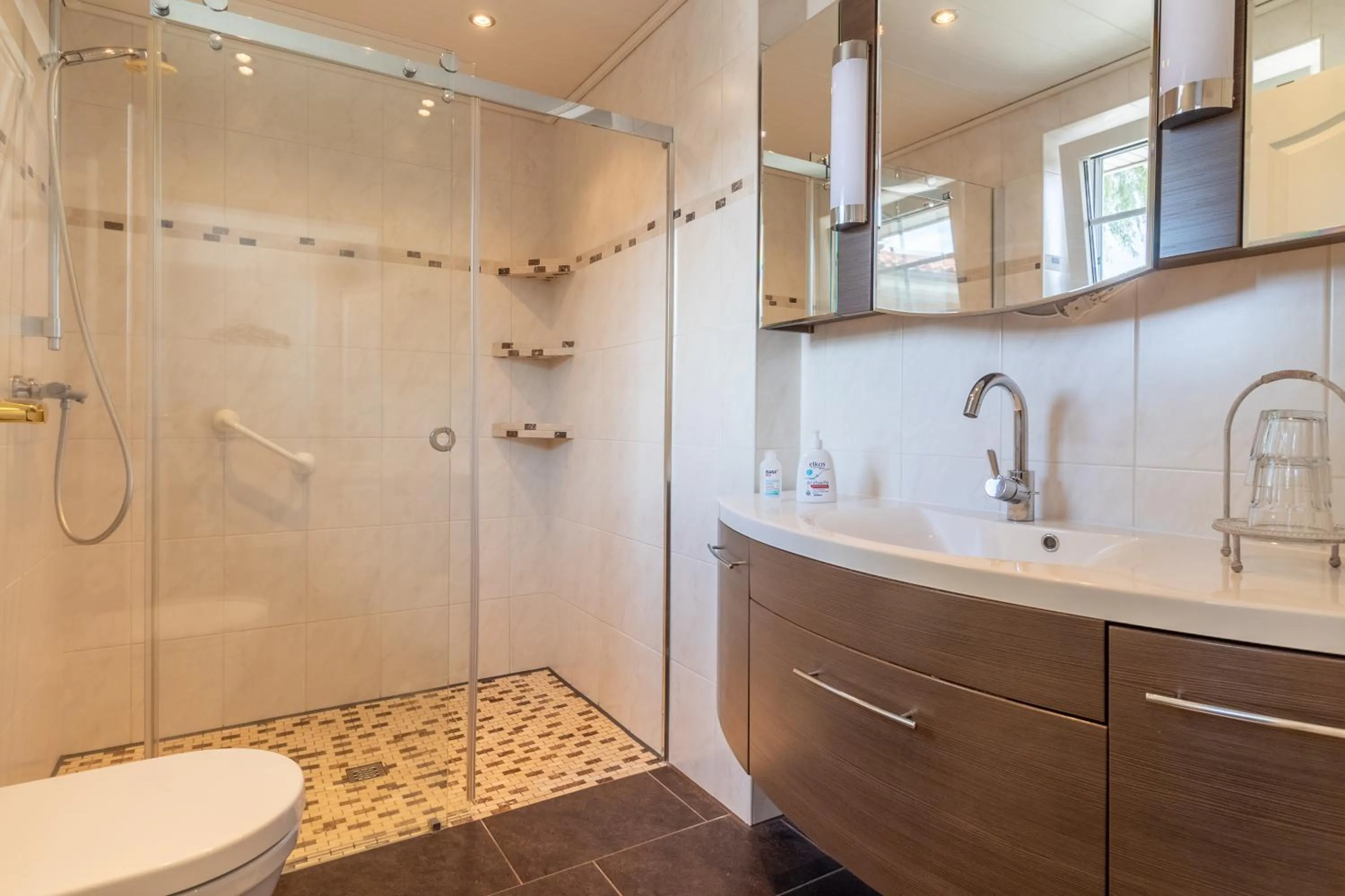 Bathroom in Landhaus-Altebrücke