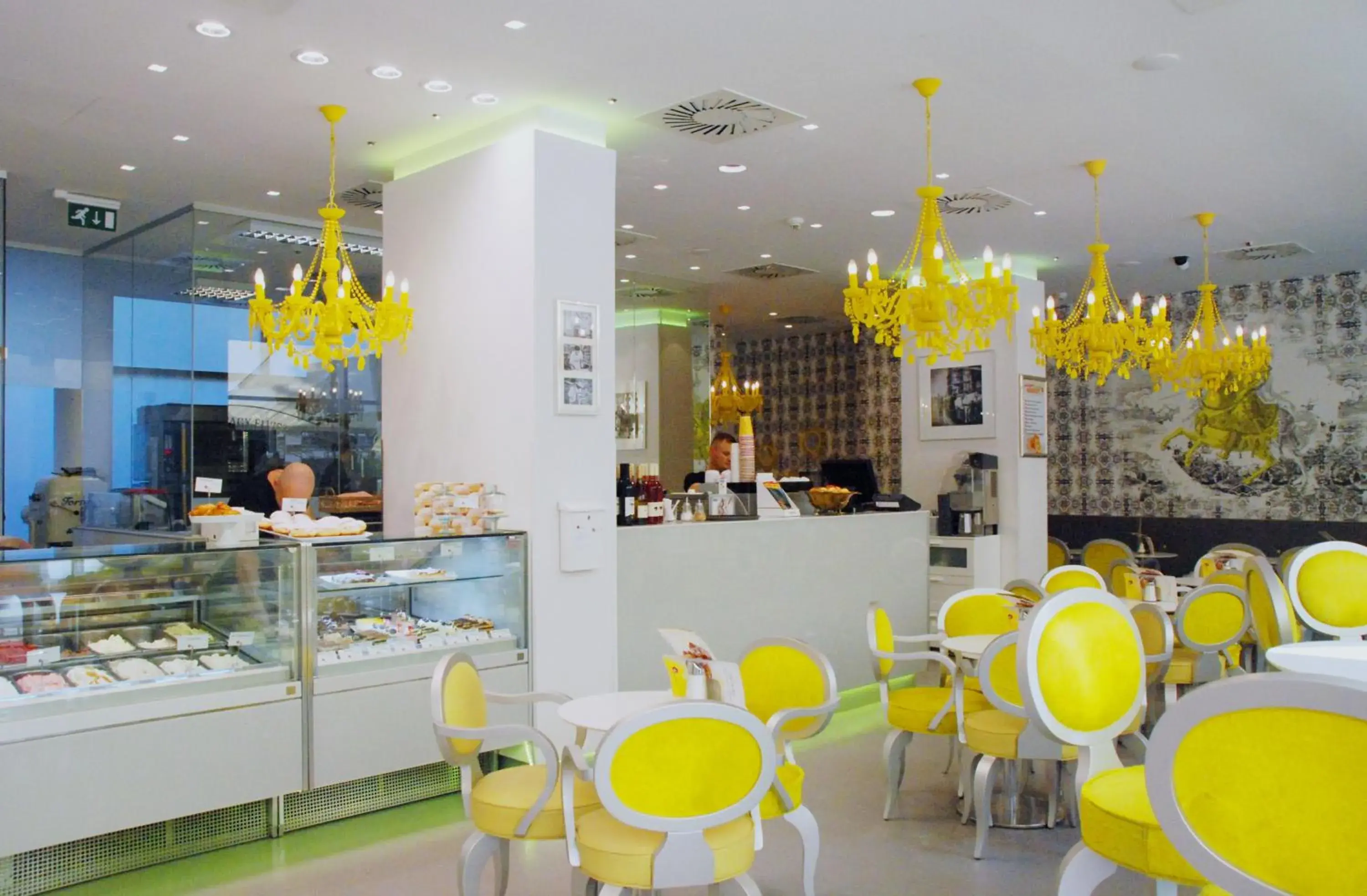 Restaurant/places to eat in Corvin holiday Apartments hotel Restaurant/places to eat in Corvin holiday Apartments hotel