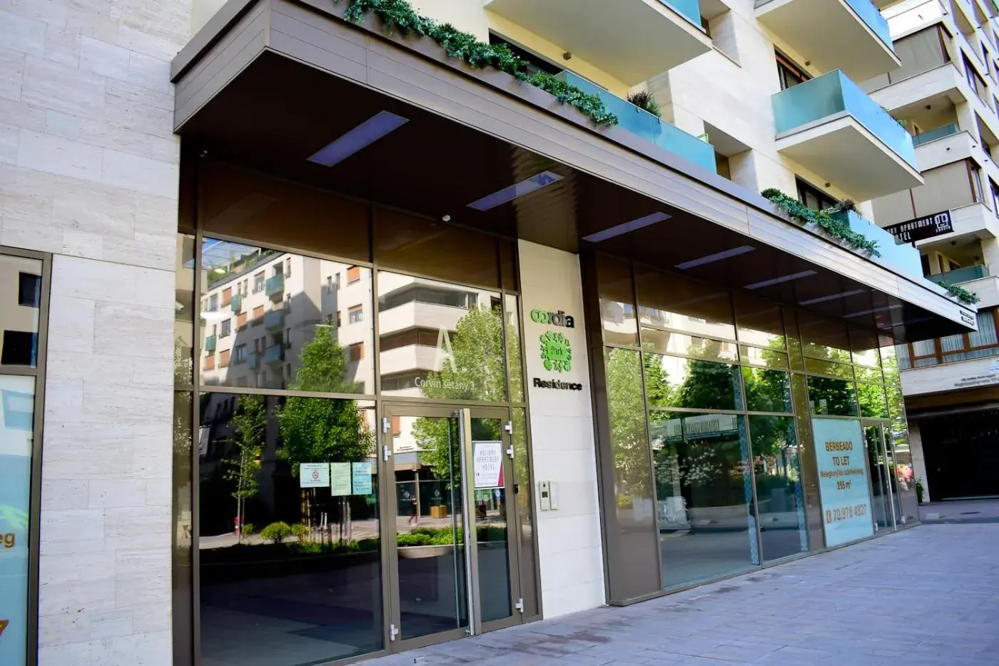 Facade/entrance in Corvin holiday Apartments hotel Facade/entrance in Corvin holiday Apartments hotel