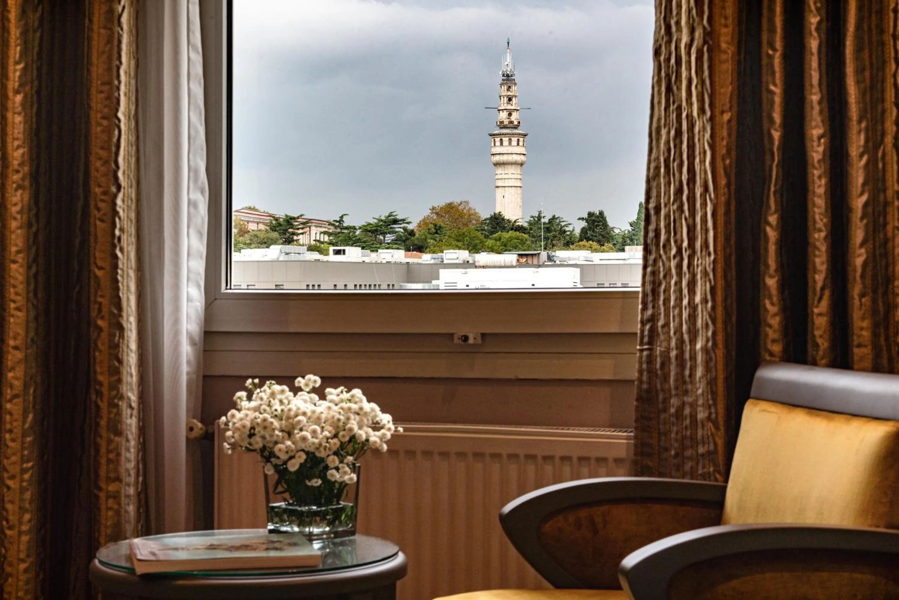 Nearby landmark in Oran Hotel