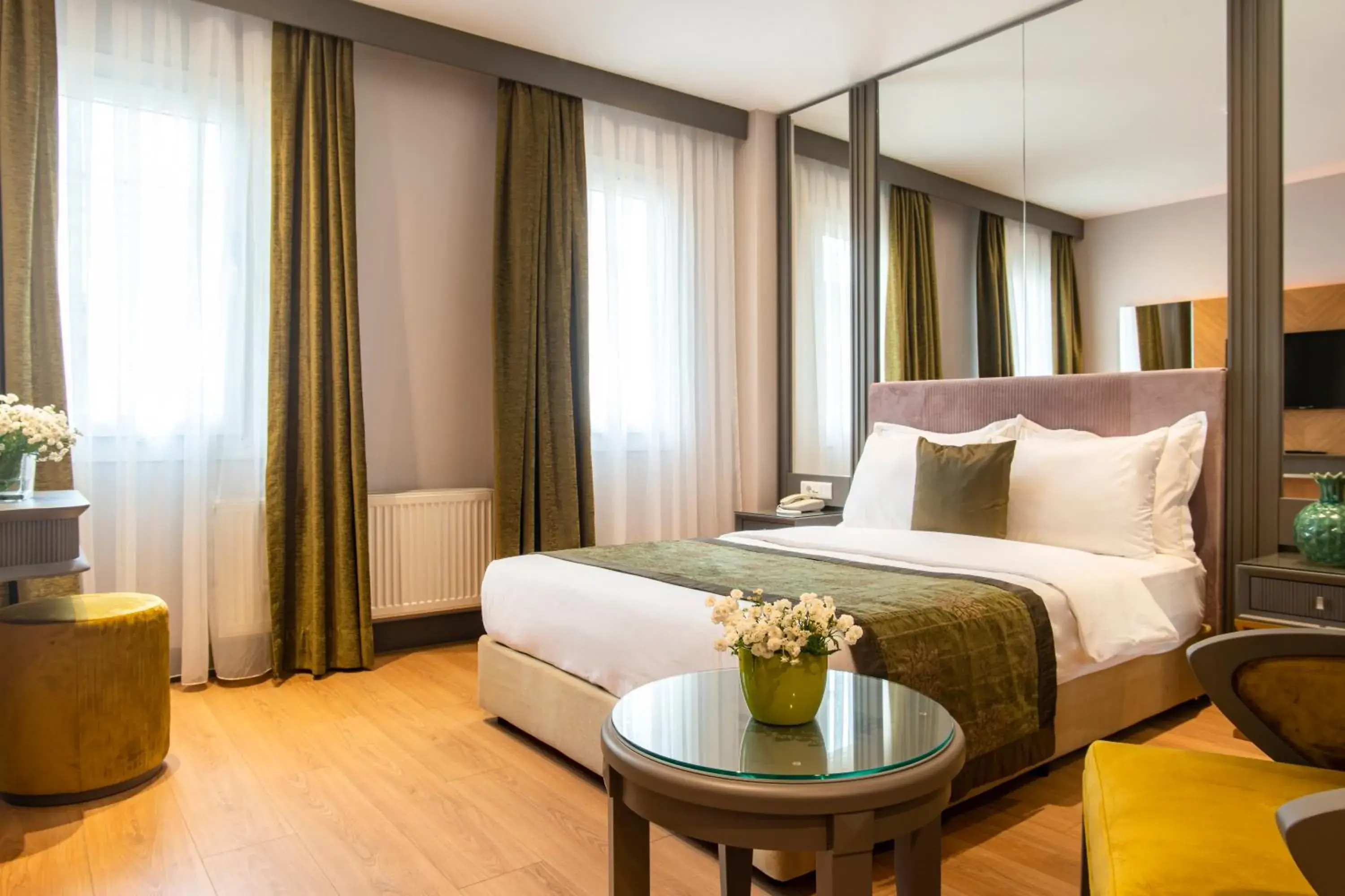 Photo of the whole room, Bed in Oran Hotel Photo of the whole room, Bed in Oran Hotel