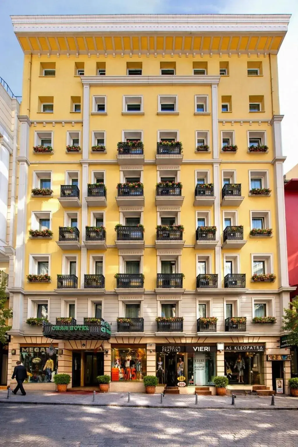 Property building in Oran Hotel Property building in Oran Hotel