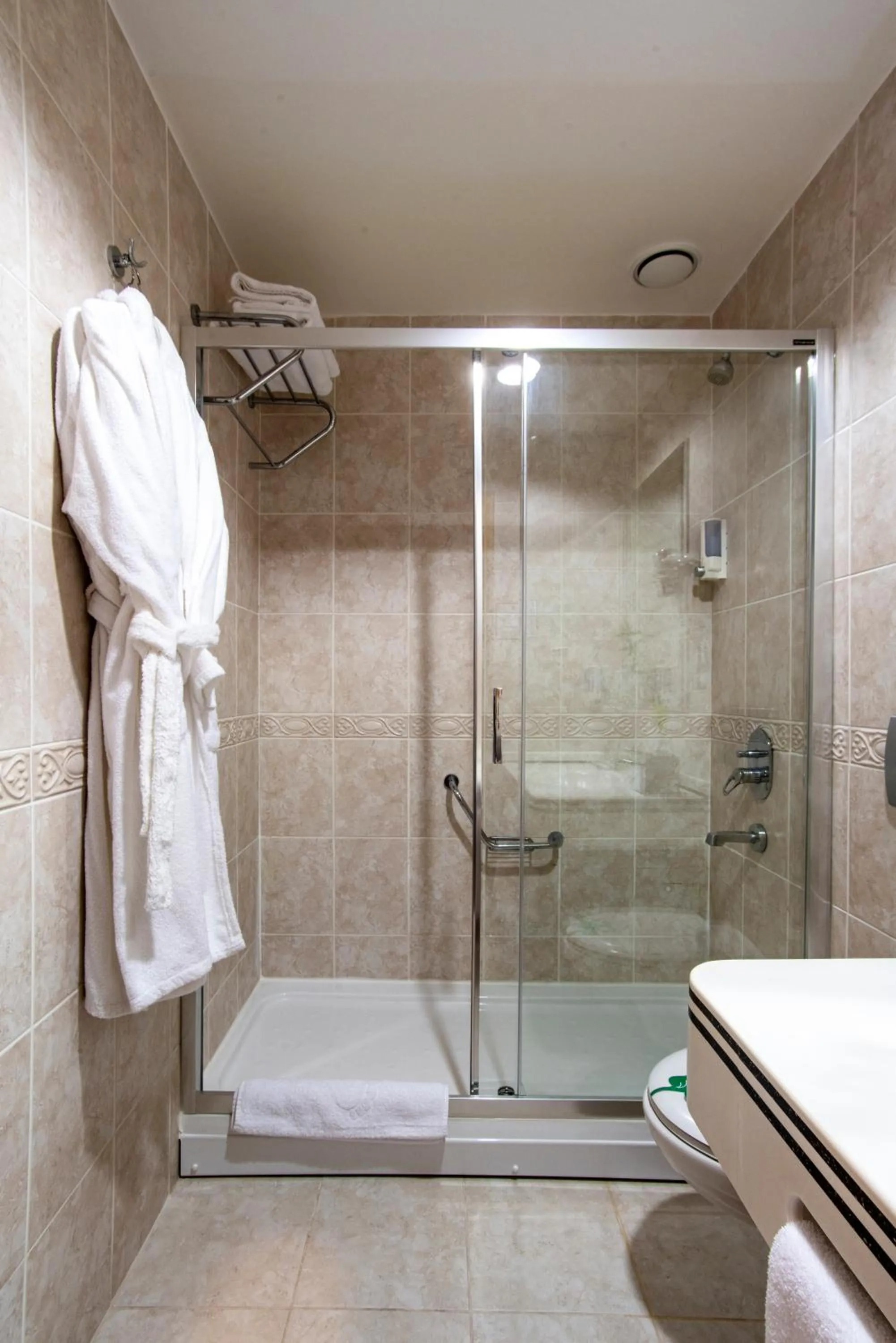 Bathroom in Oran Hotel