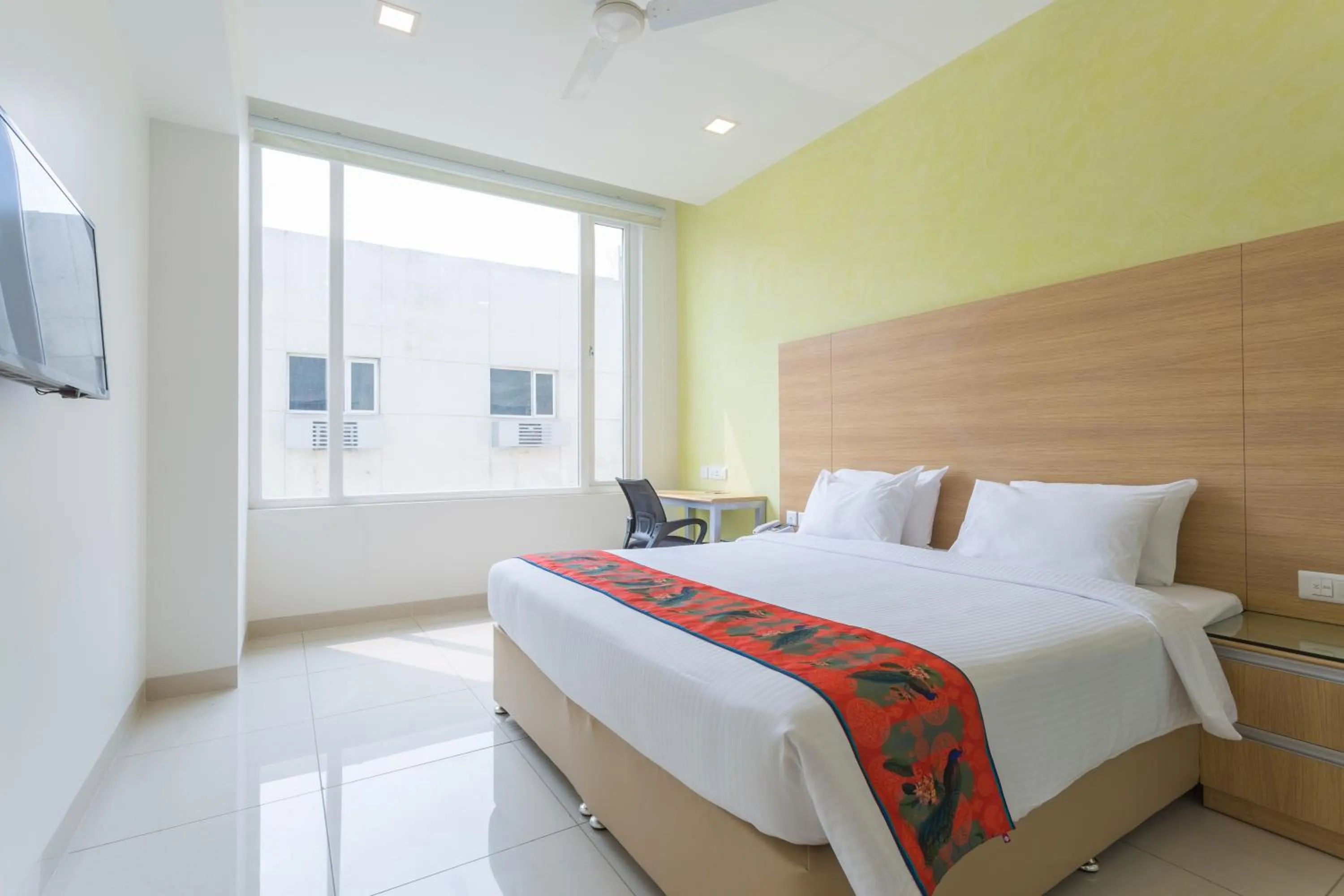 Photo of the whole room, Bed in GINGER Noida City Center