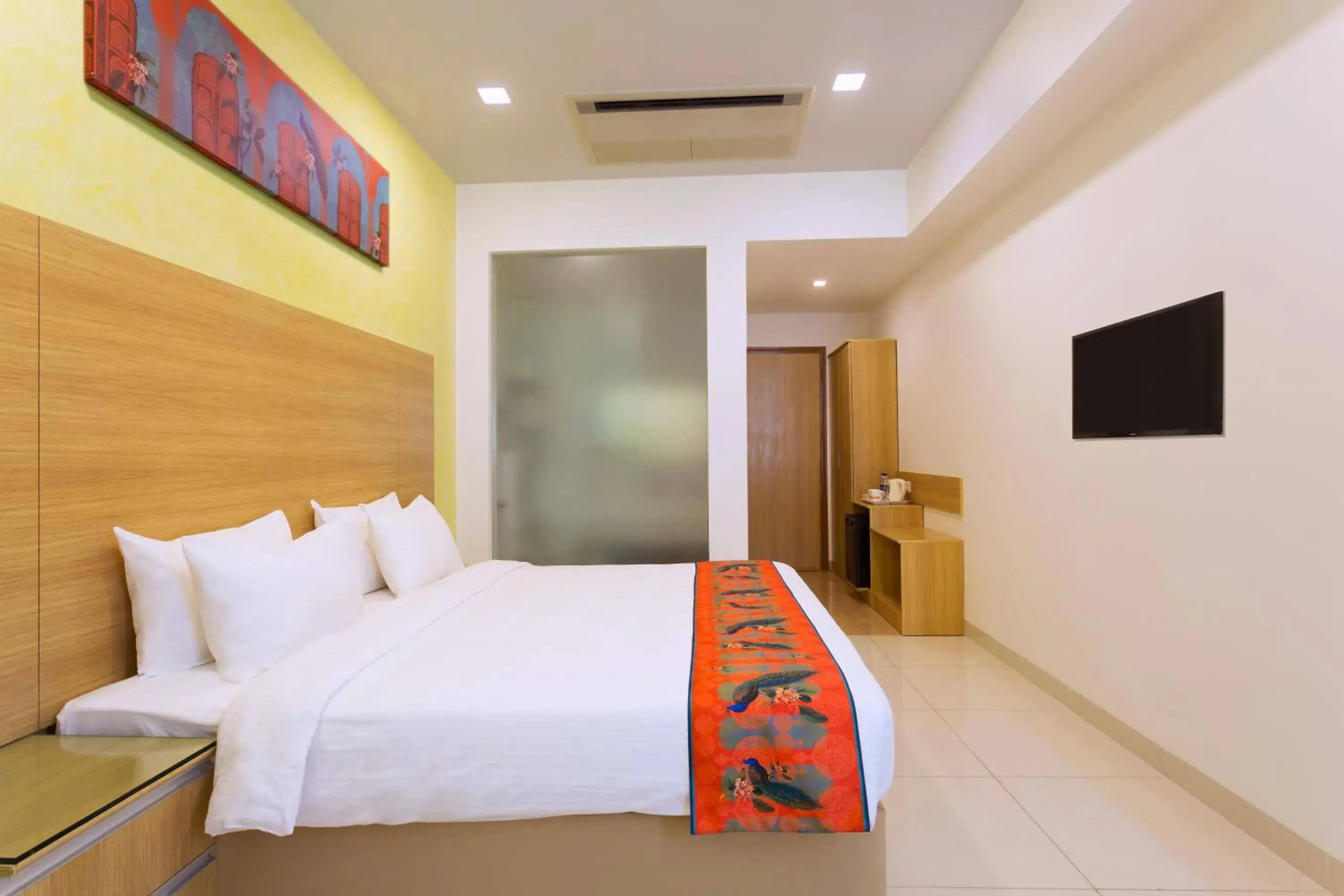 Photo of the whole room, Bed in GINGER Noida City Center Photo of the whole room, Bed in GINGER Noida City Center