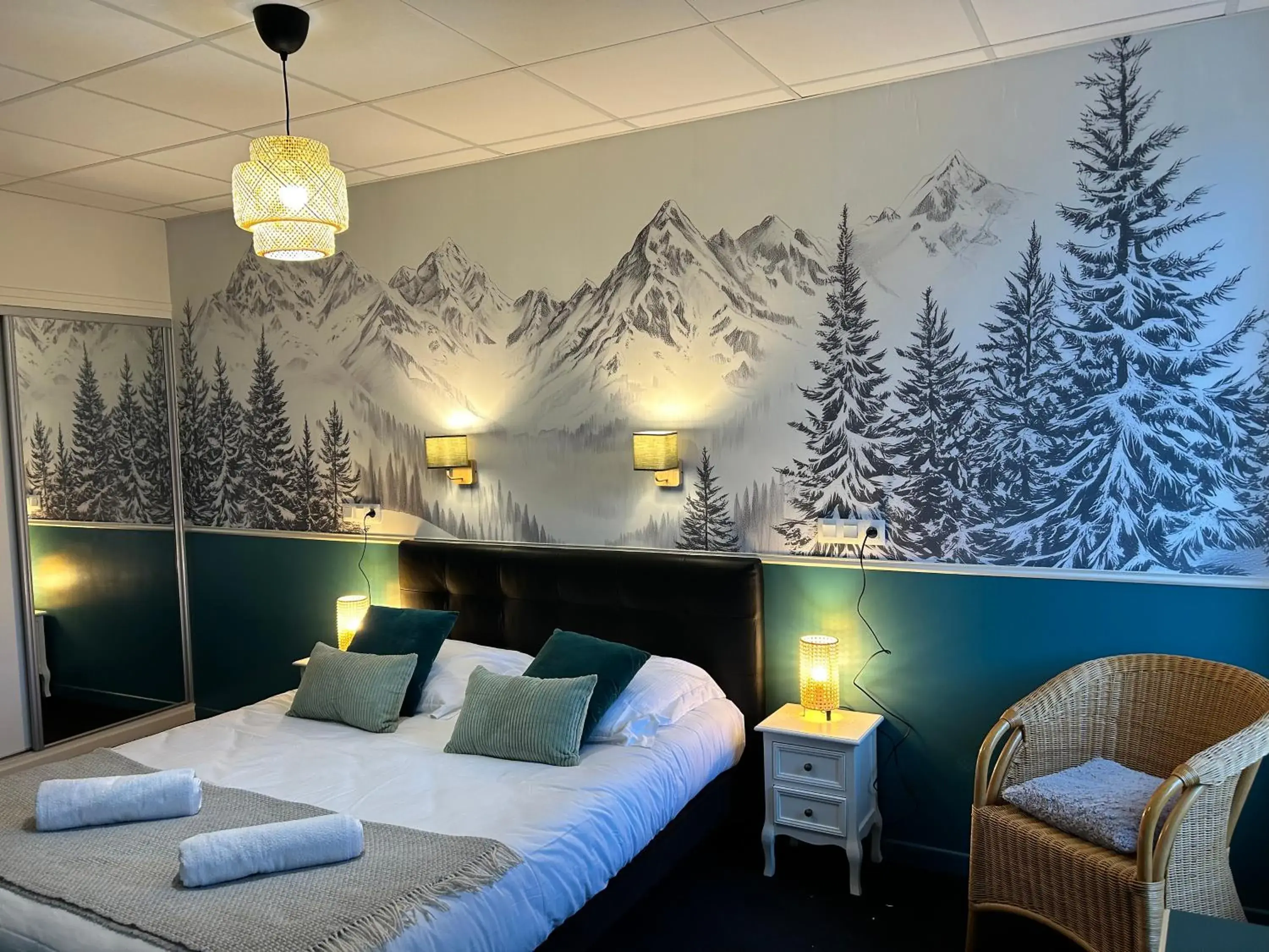 Bed in Logis Hôtel de Paris Bed in Logis Hôtel de Paris