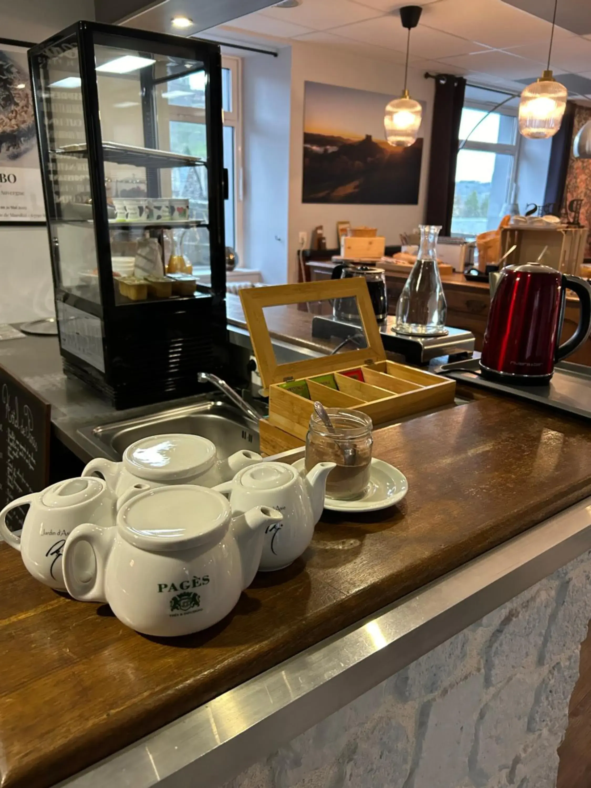 Breakfast in Logis Hôtel de Paris Breakfast in Logis Hôtel de Paris