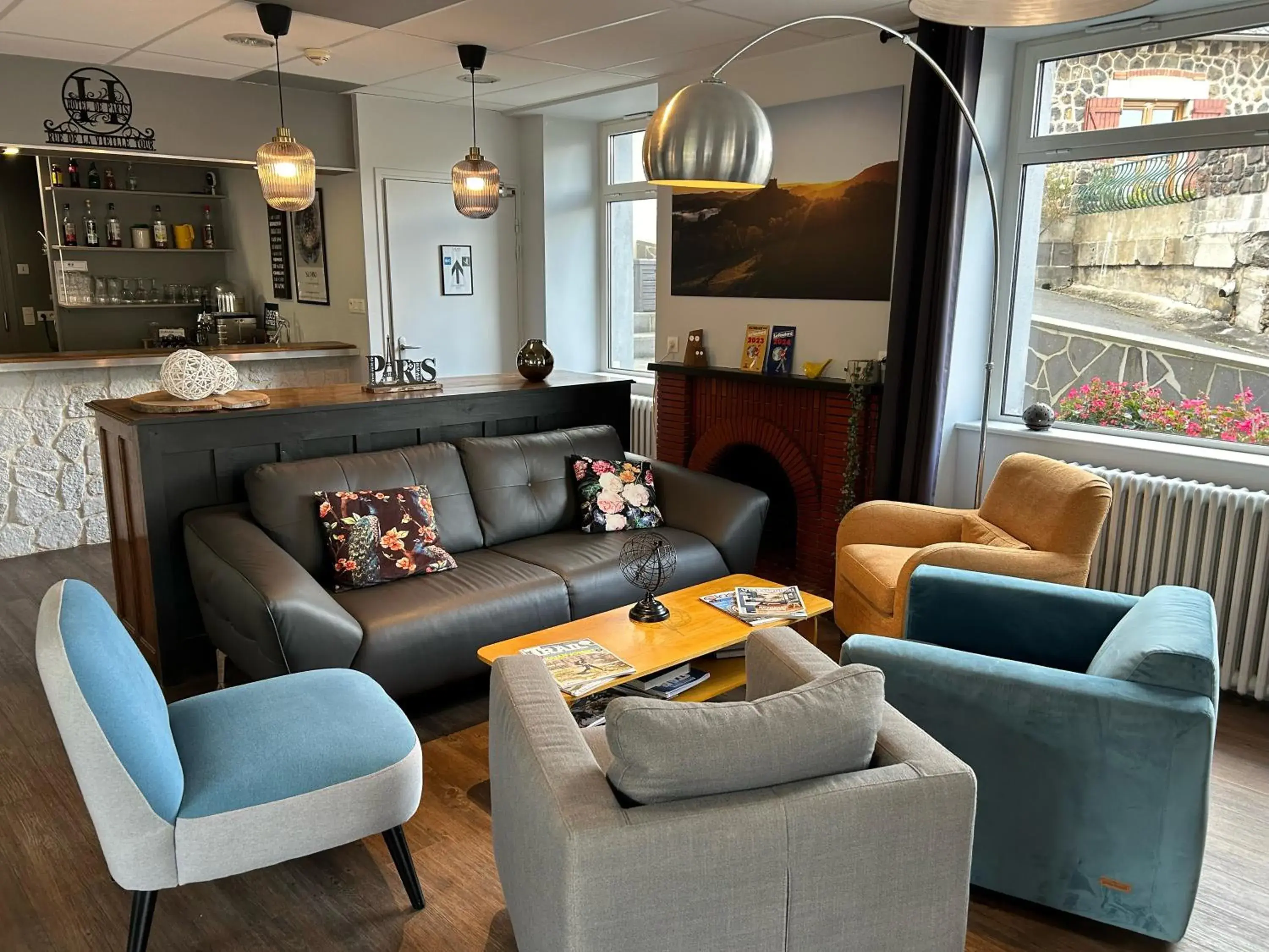 Property building in Logis Hôtel de Paris Property building in Logis Hôtel de Paris