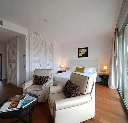 Bedroom in Hotel Pisa Tower Plaza