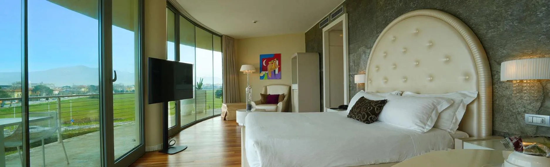 Bedroom in Hotel Pisa Tower Plaza