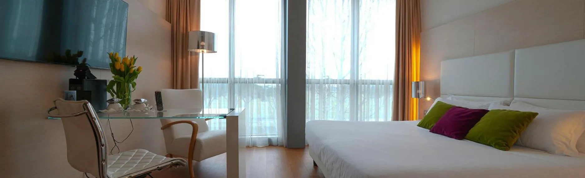 Bedroom in Hotel Pisa Tower Plaza