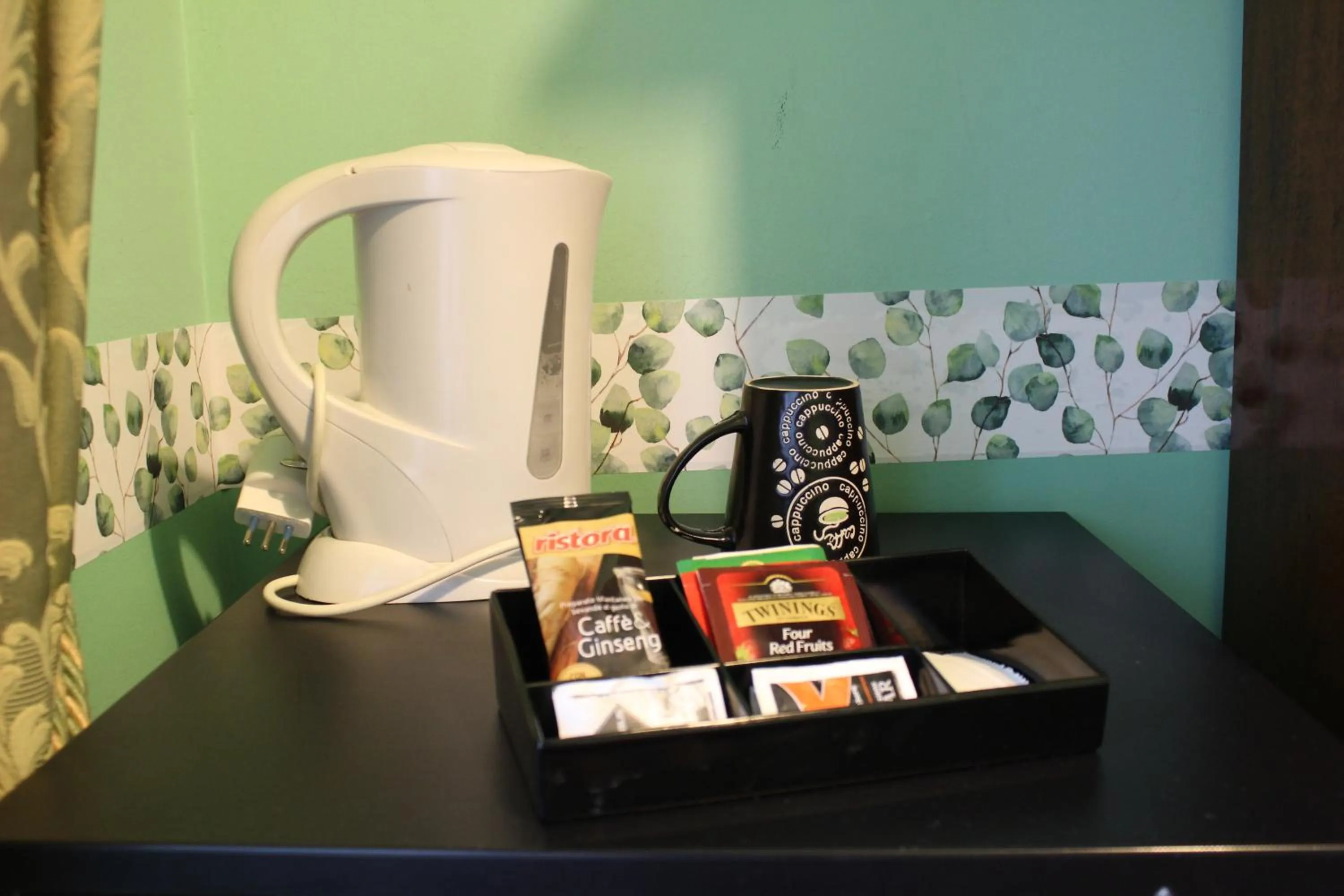 Coffee/tea facilities in Hotel Belle Epoque