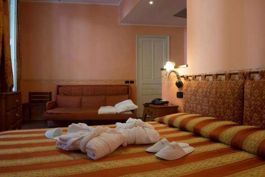 Bed in Hotel Belle Epoque