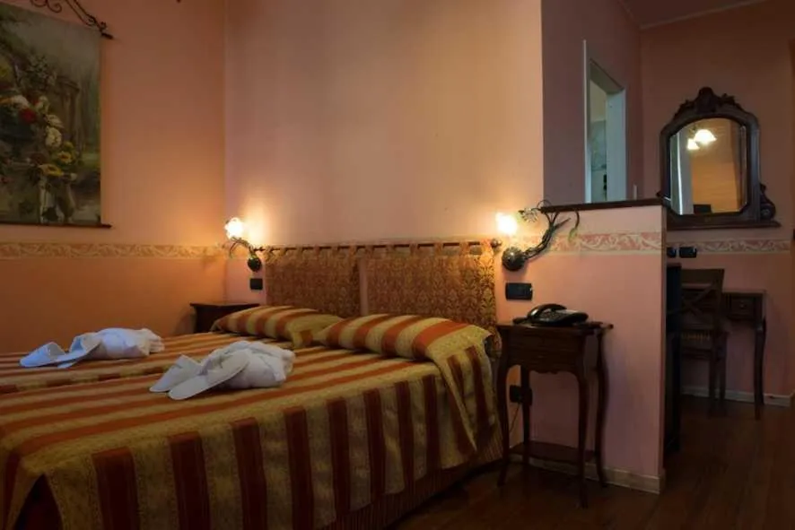 Bed in Hotel Belle Epoque