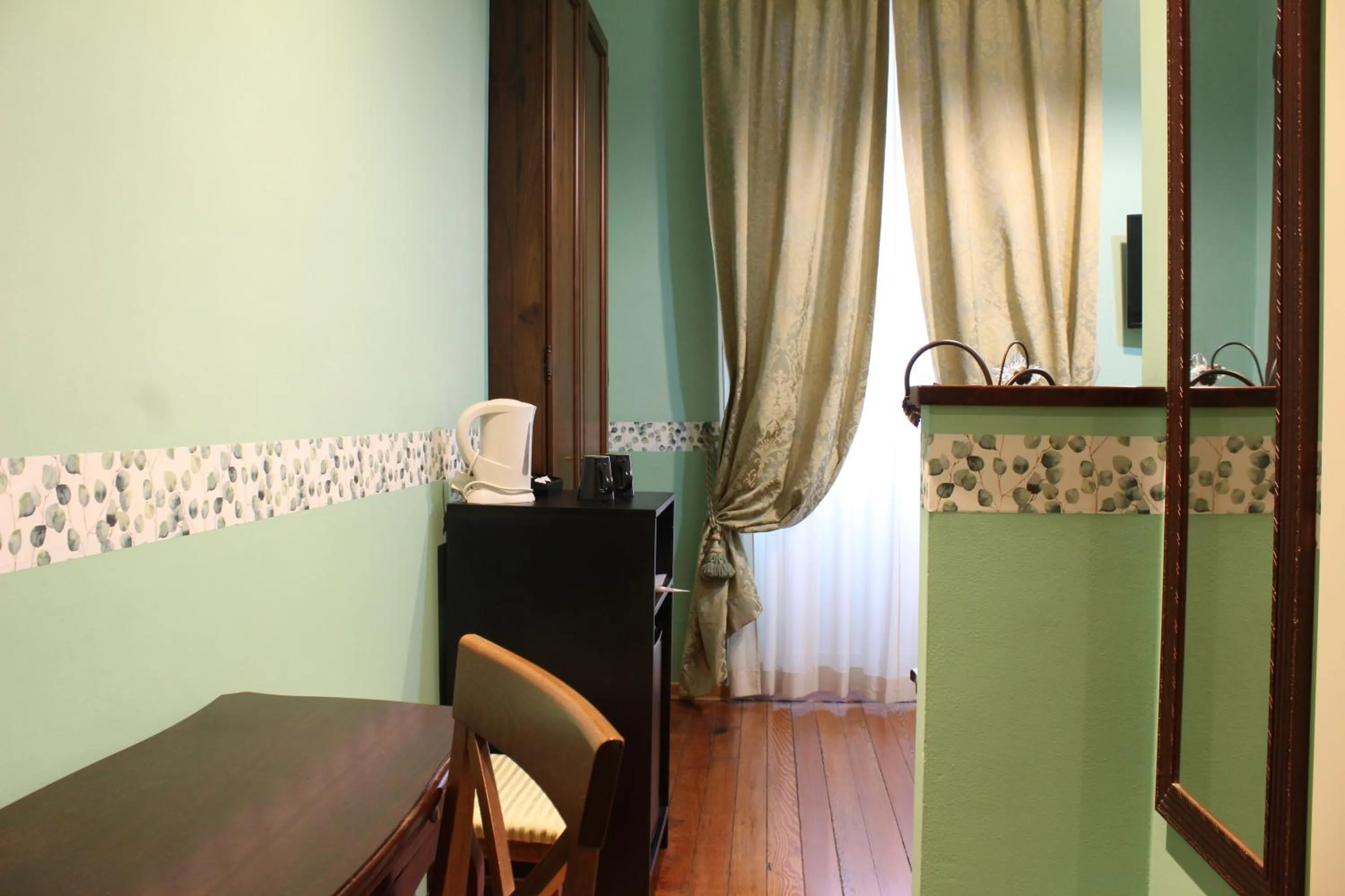 hair dresser in Hotel Belle Epoque