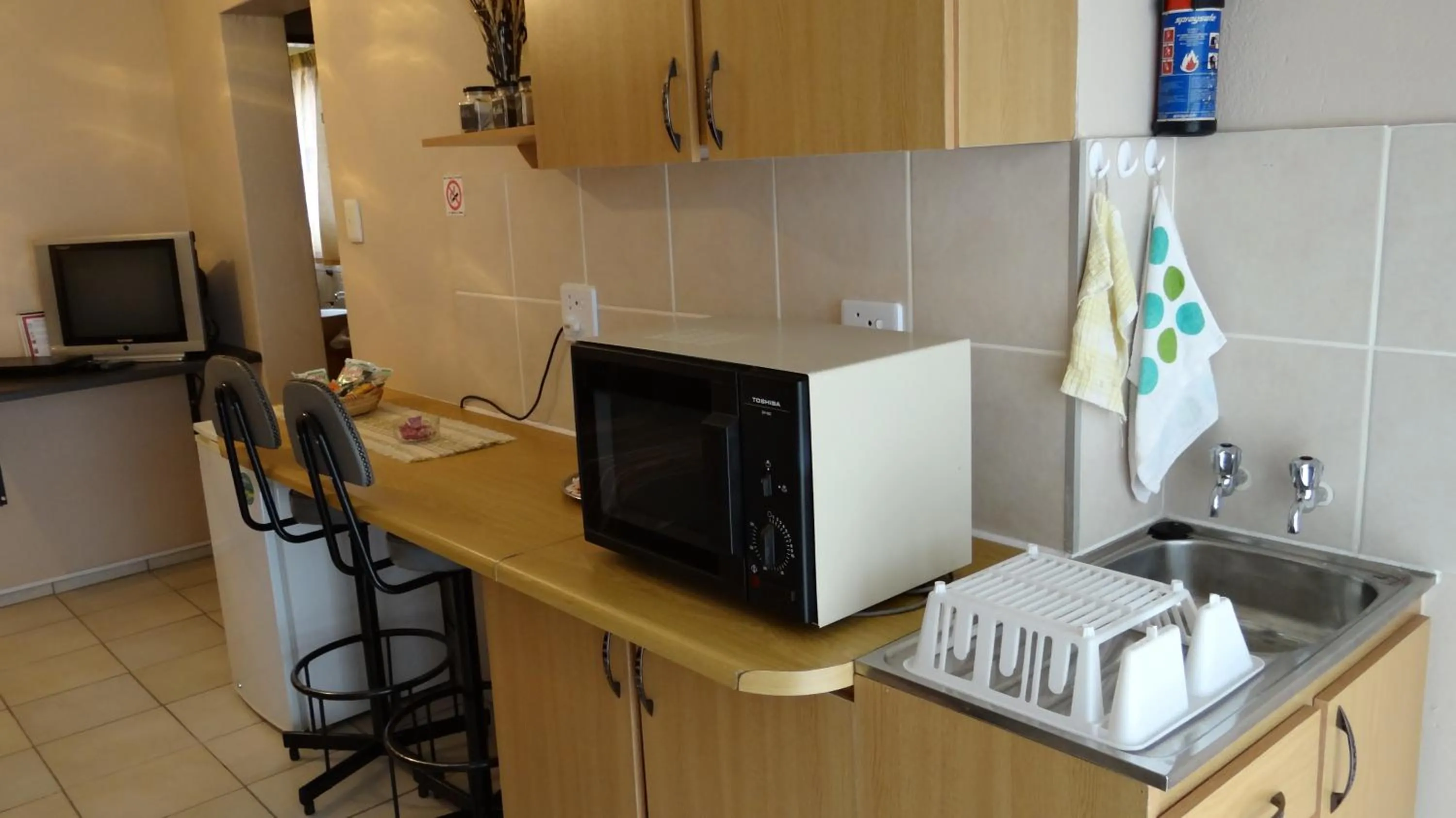 Kitchen or kitchenette in In Between Home
