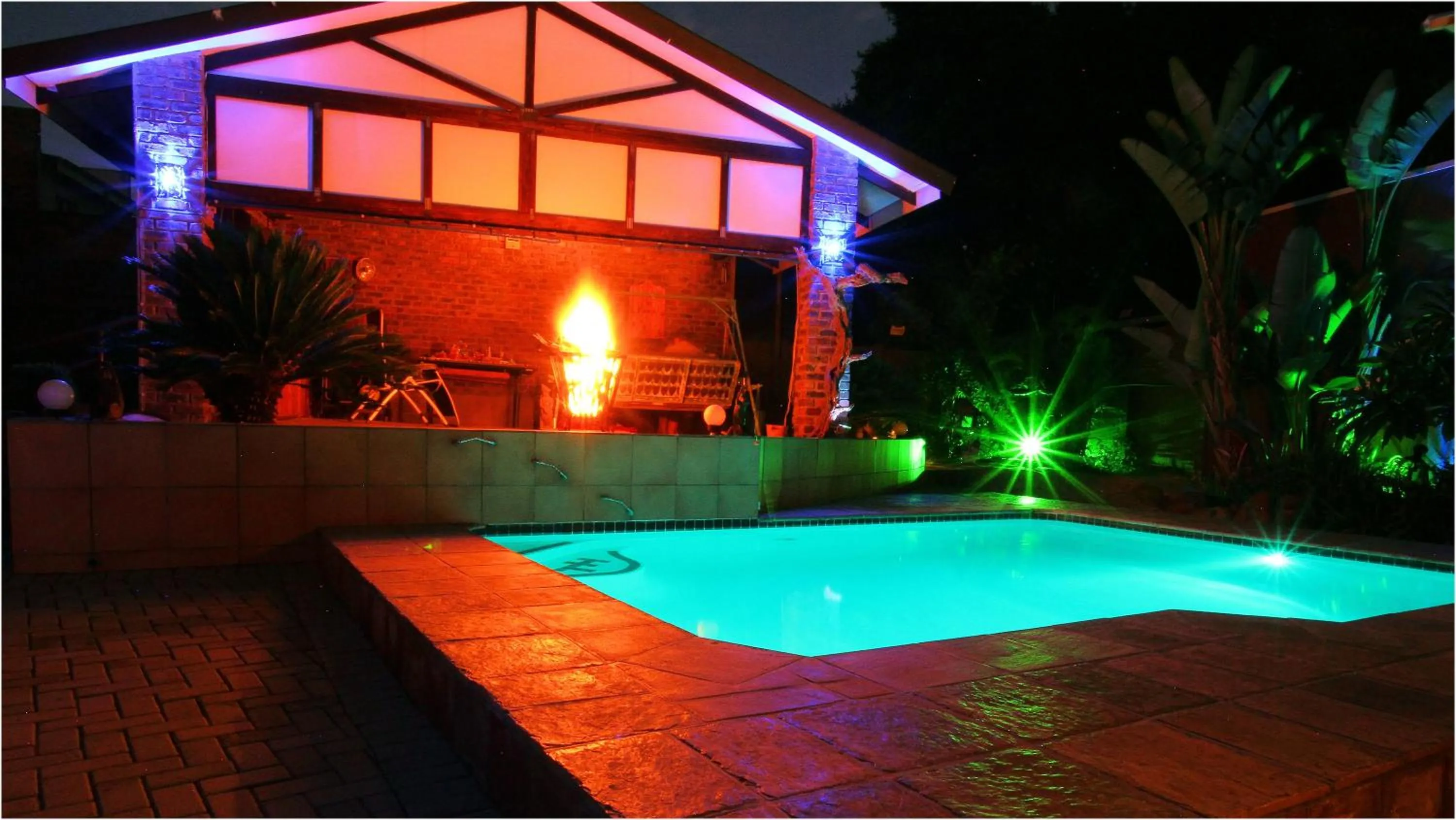 Swimming pool in In Between Home