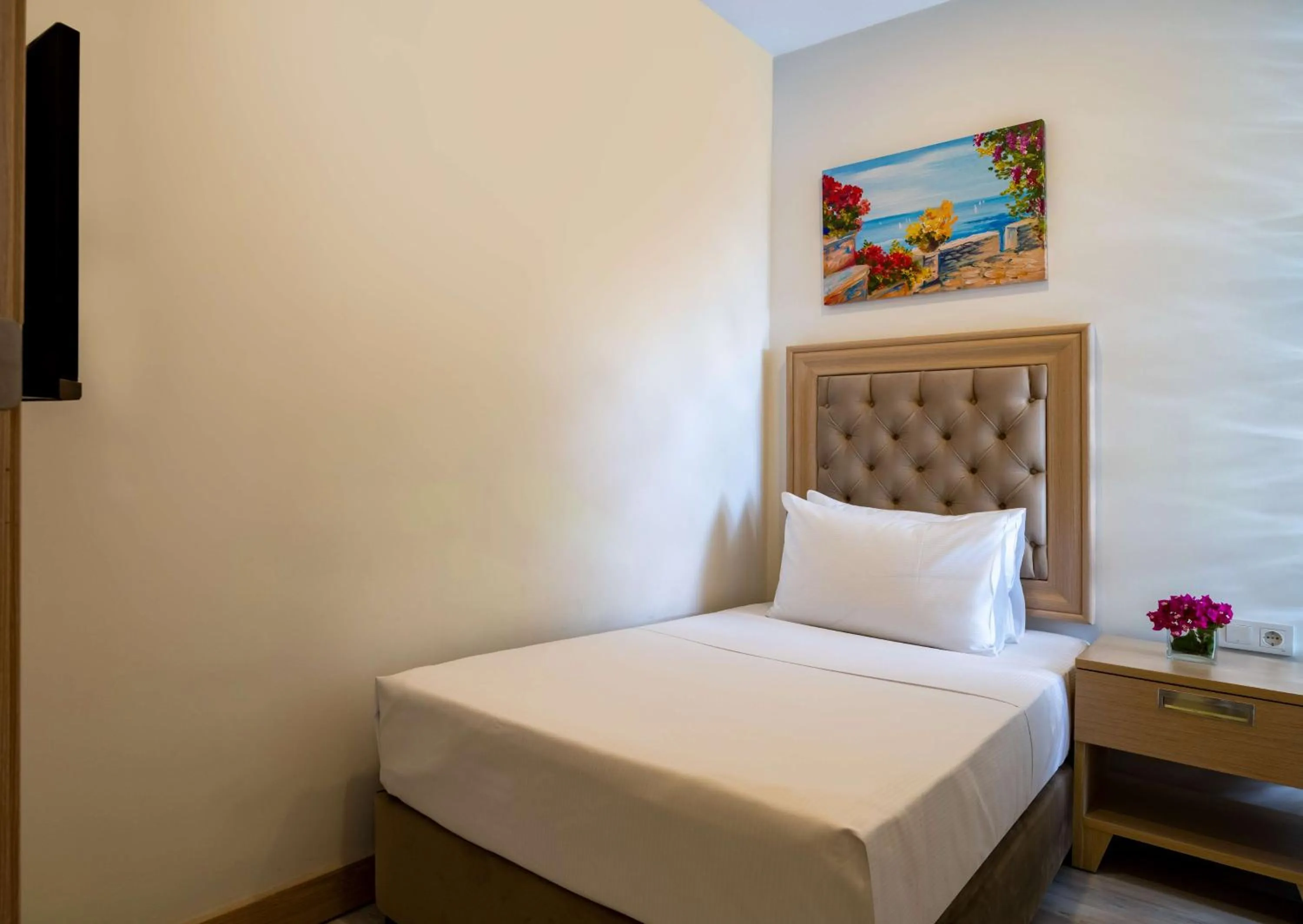 Bed in DoubleTree by Hilton Bodrum Marina Vista