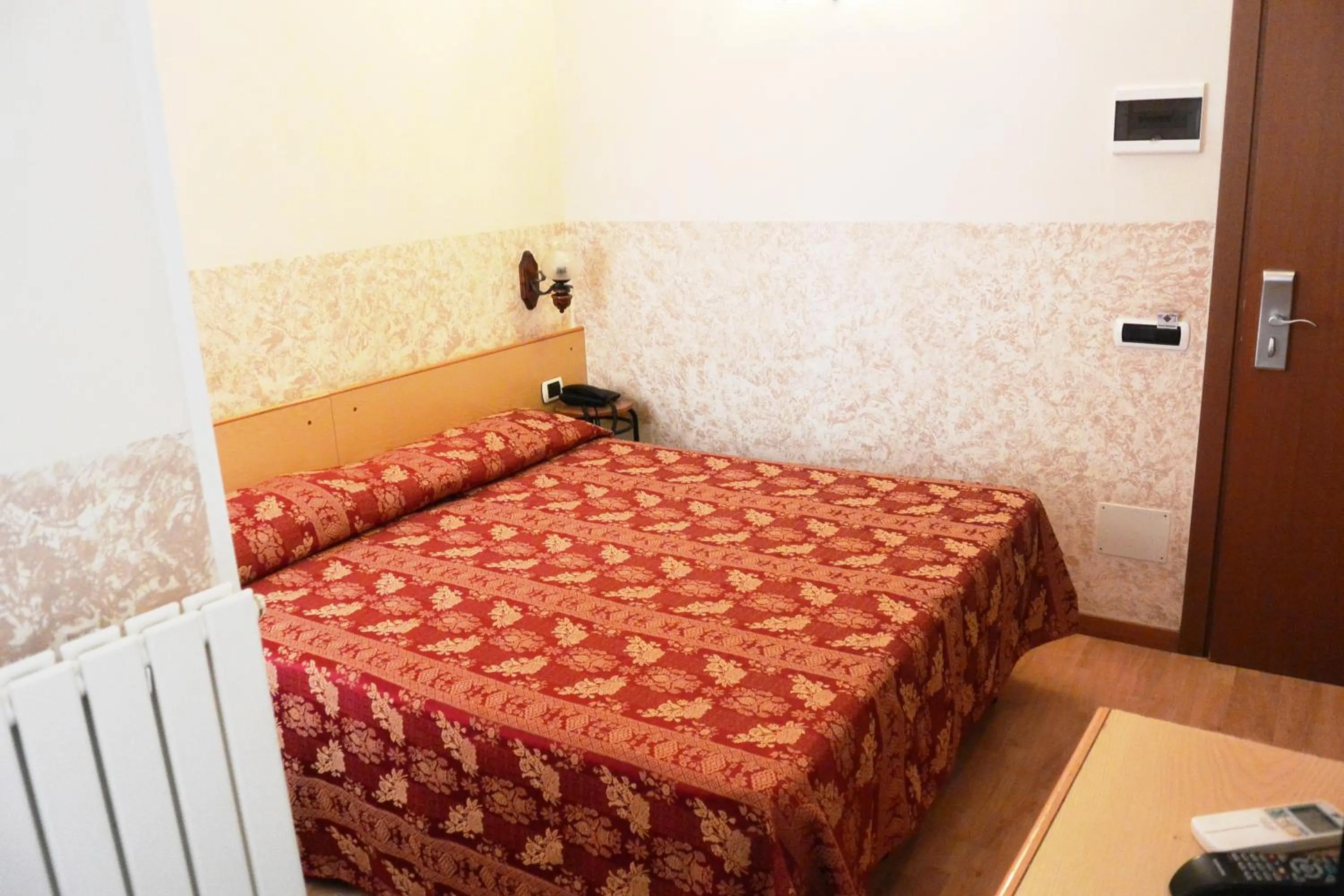 Bed in Hotel Nettuno