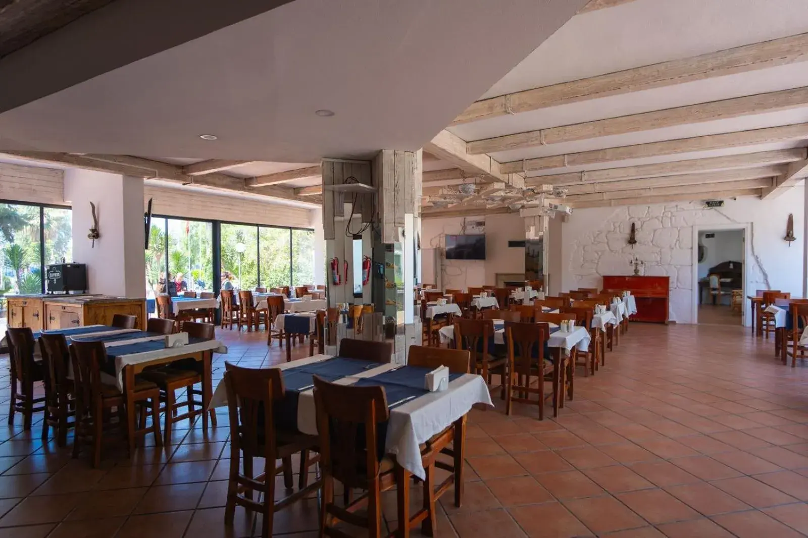 Restaurant/places to eat in Flora Hotel Restaurant/places to eat in Flora Hotel