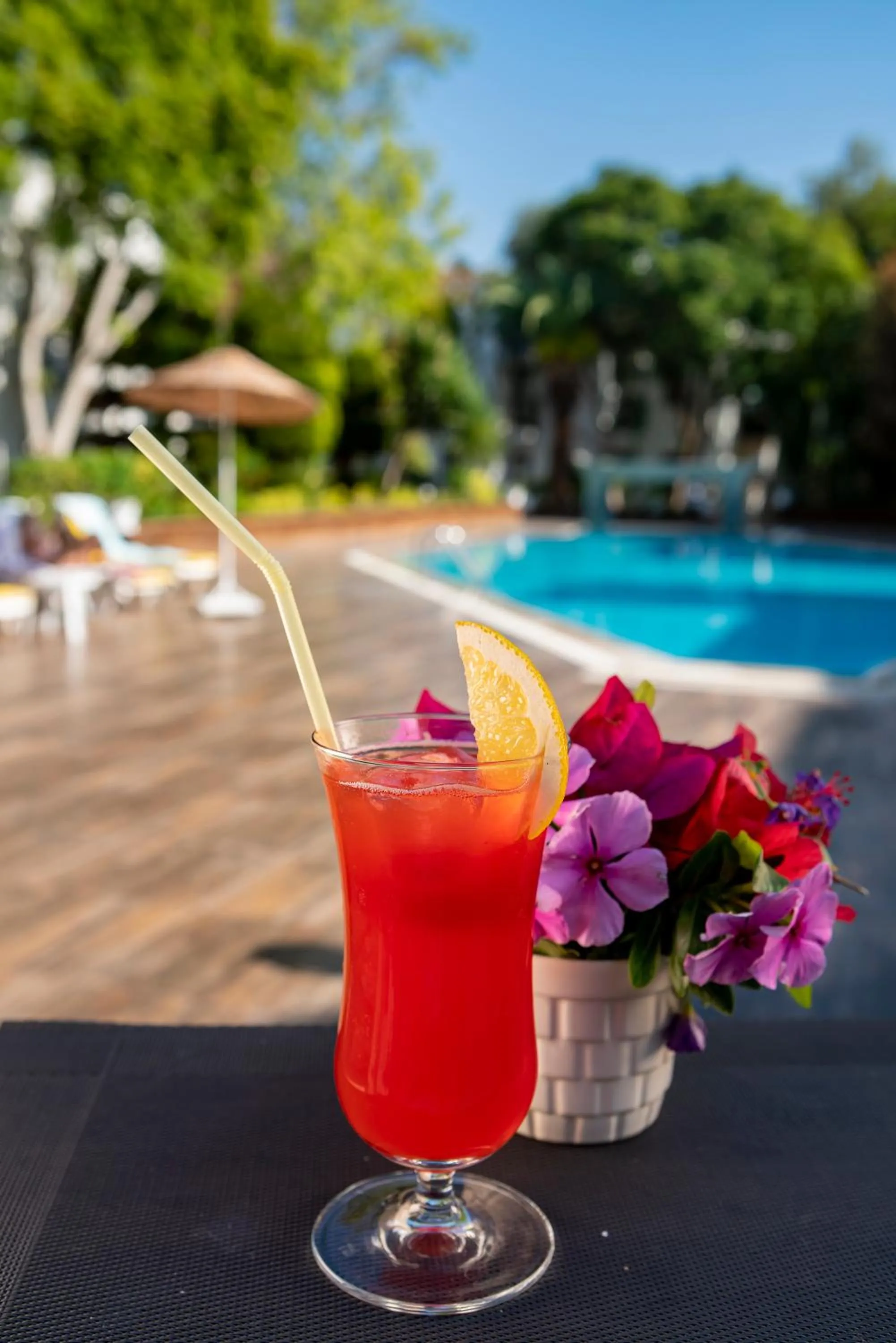 Restaurant/places to eat in Flora Hotel