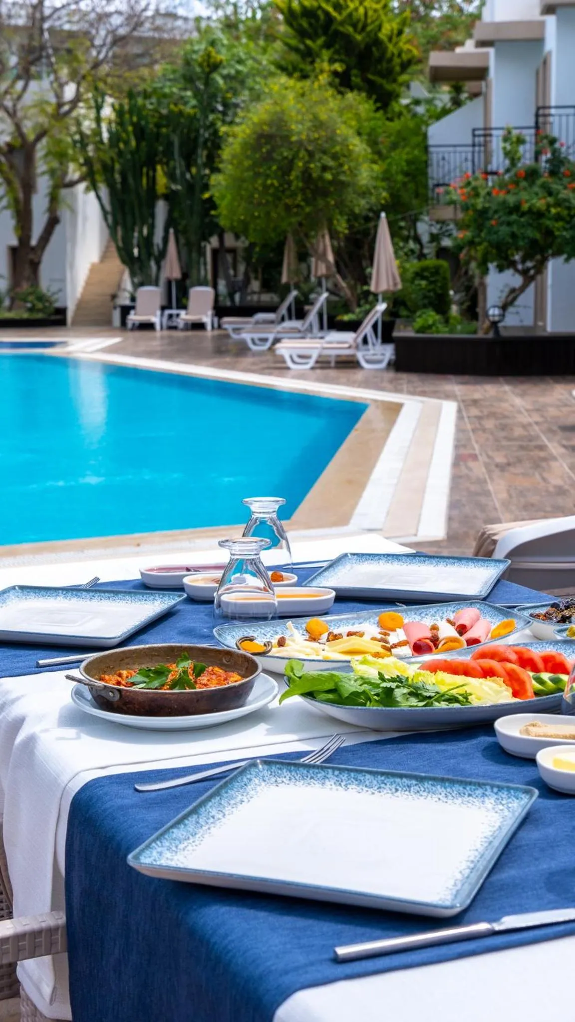 Restaurant/places to eat in Flora Hotel