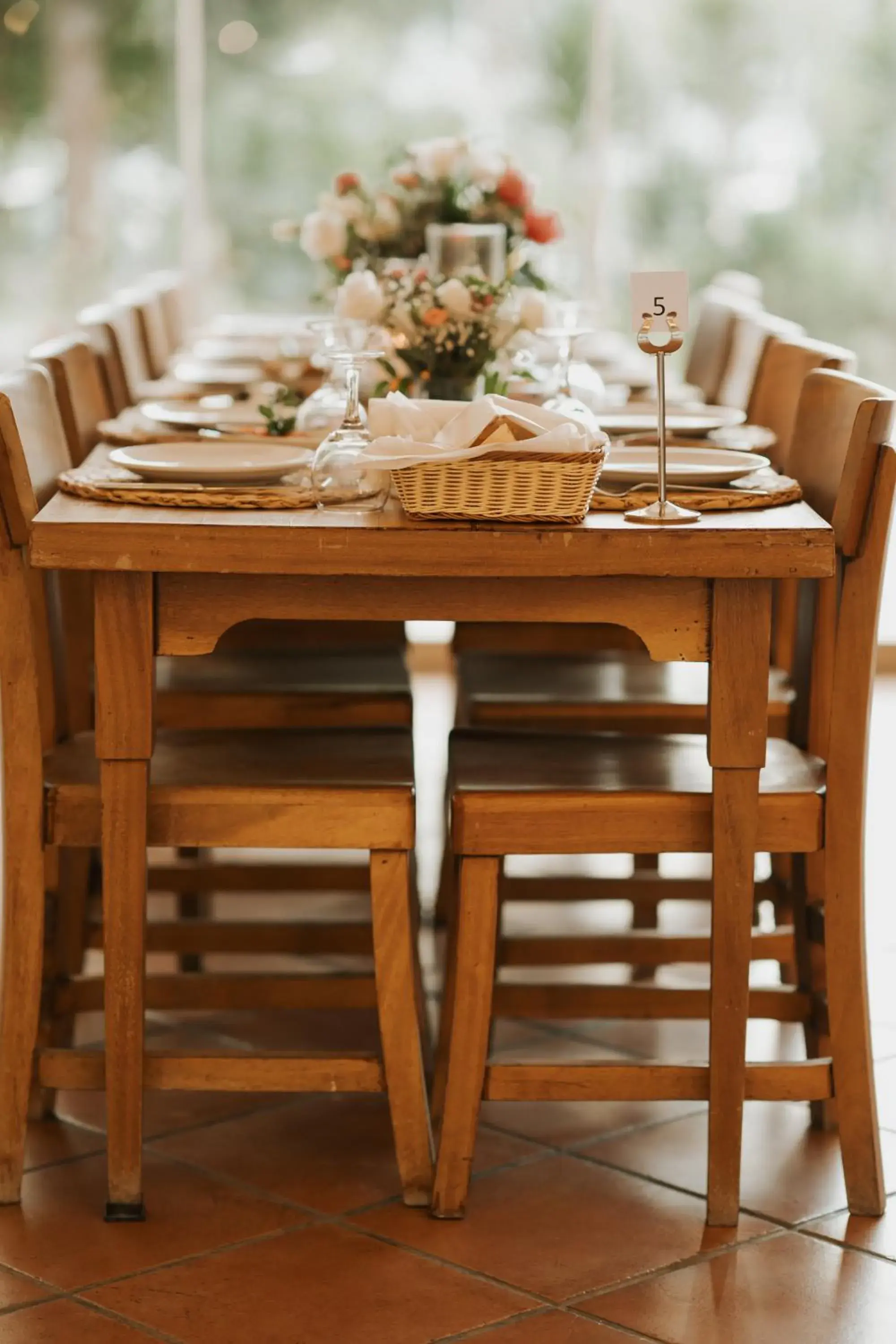 Restaurant/places to eat in Flora Hotel Restaurant/places to eat in Flora Hotel