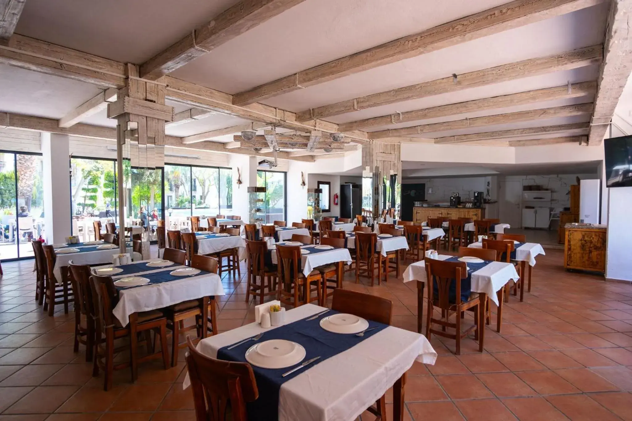 Restaurant/places to eat in Flora Hotel Restaurant/places to eat in Flora Hotel