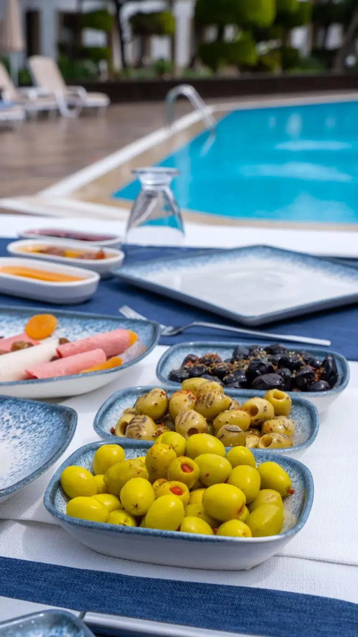 Restaurant/places to eat in Flora Hotel Restaurant/places to eat in Flora Hotel