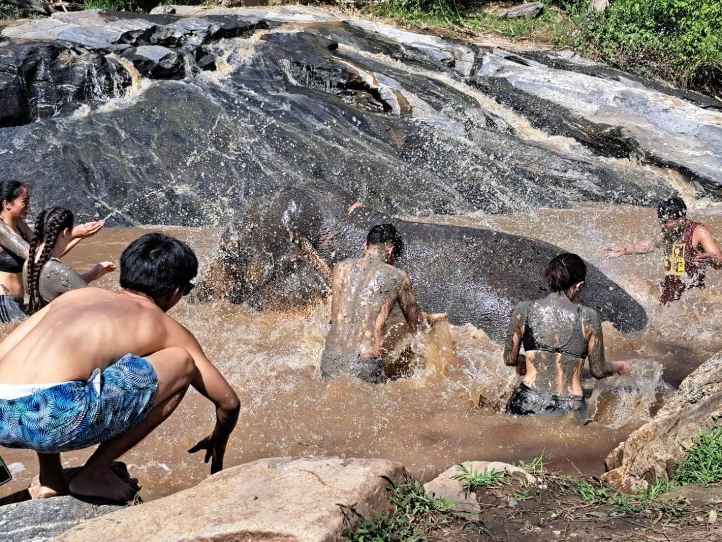 People in Maewin Guesthouse and Resort