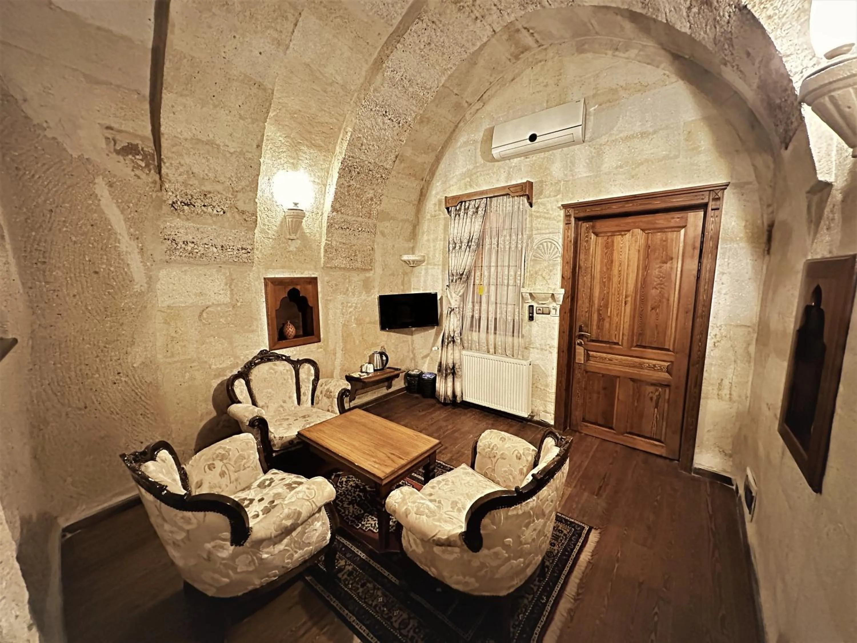 Massage in Stone House Cave Hotel