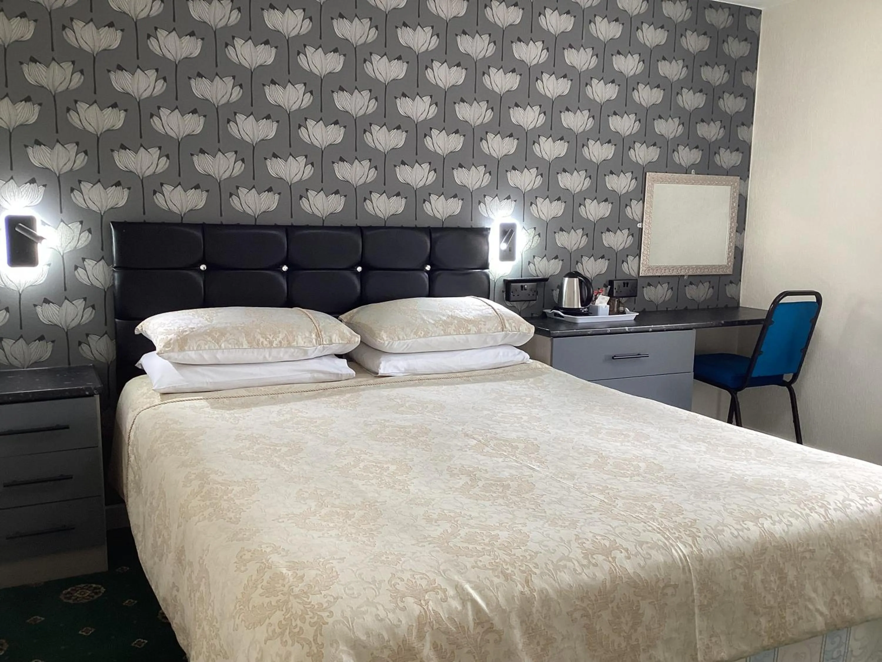 Bedroom, Bed in Myrtle house