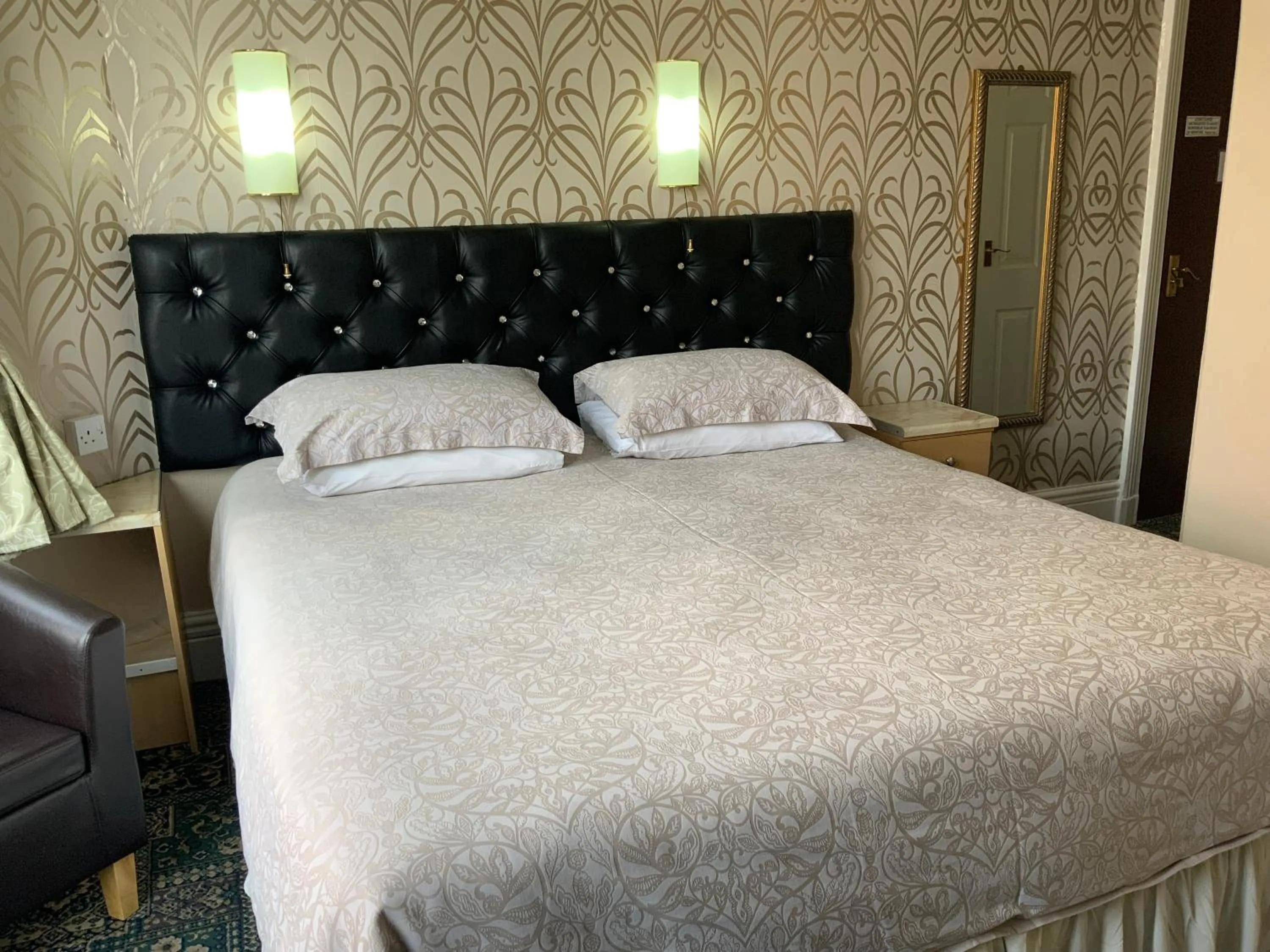 Bedroom, Bed in Myrtle house