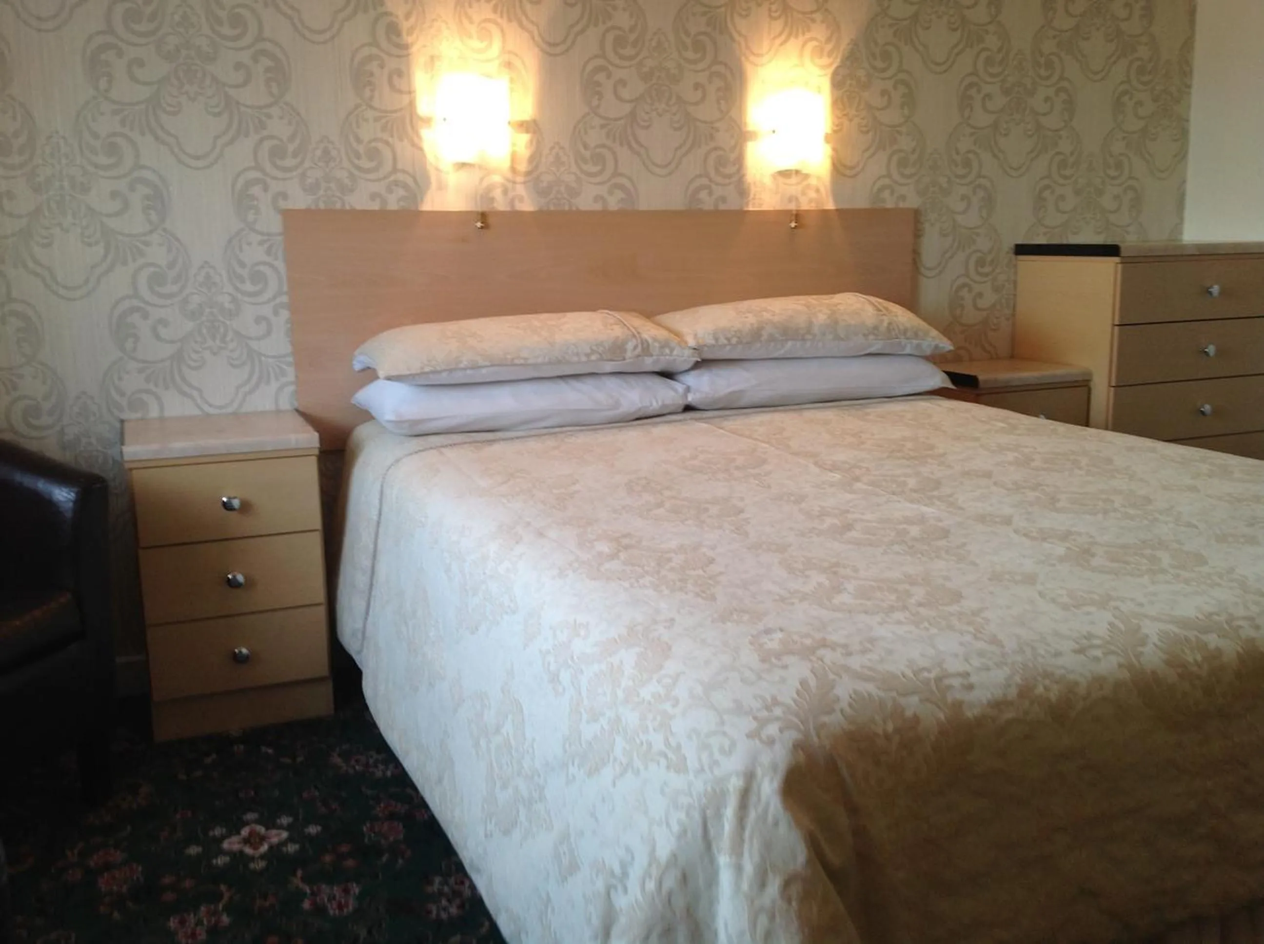Bedroom, Bed in Myrtle house