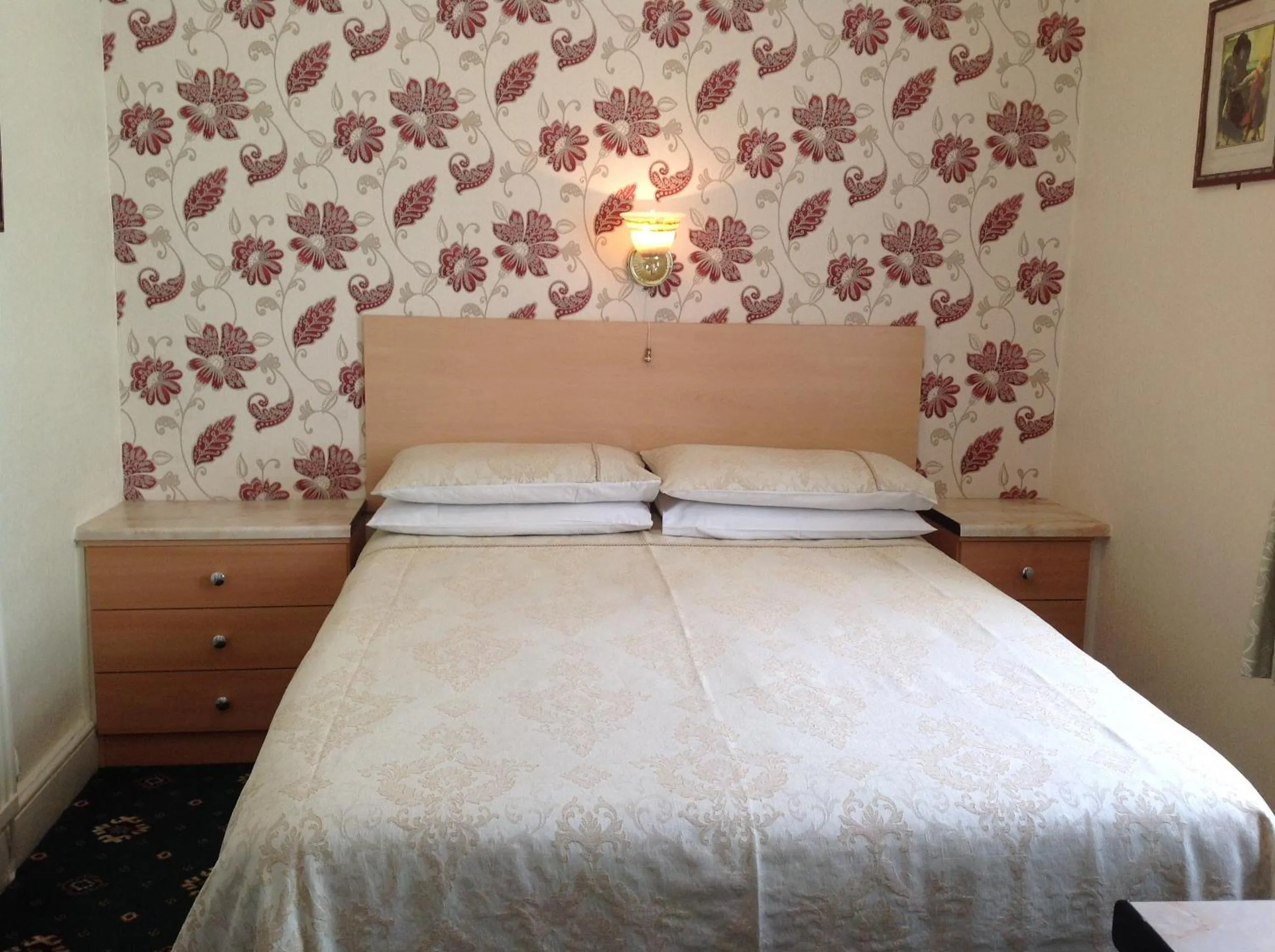 Bedroom, Bed in Myrtle house