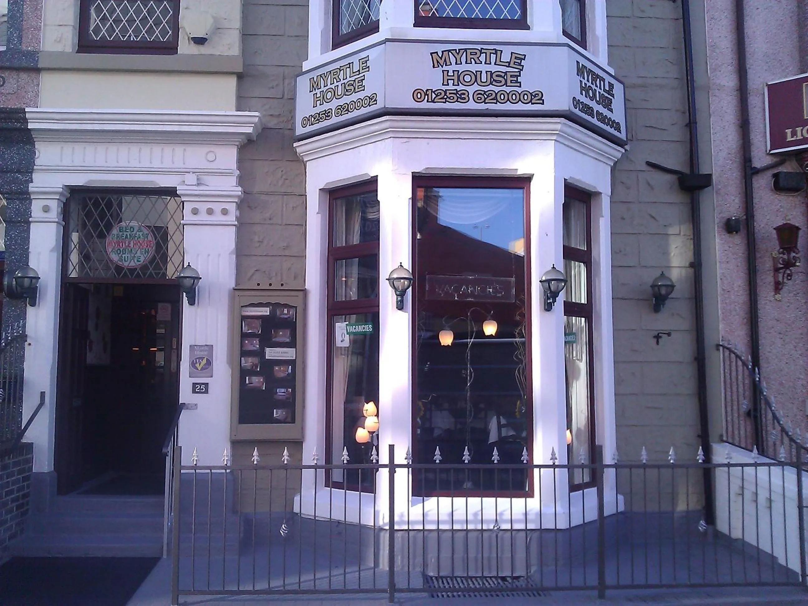 Facade/entrance in Myrtle house