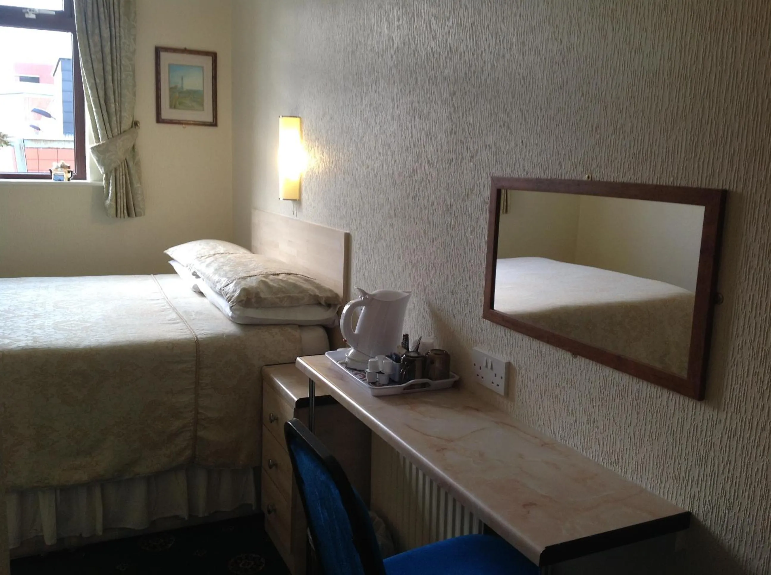Bedroom, Bed in Myrtle house