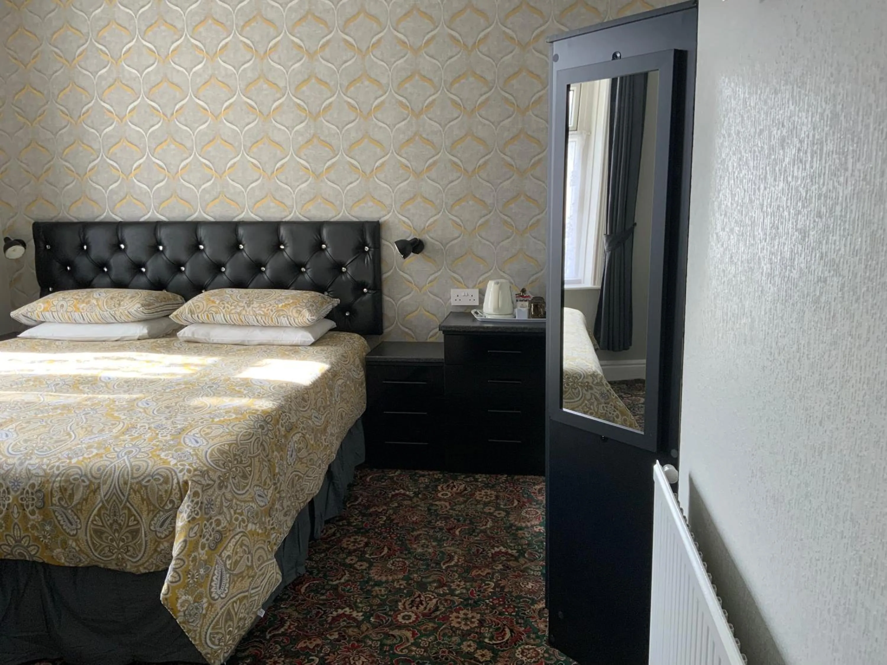 Bedroom, Bed in Myrtle house