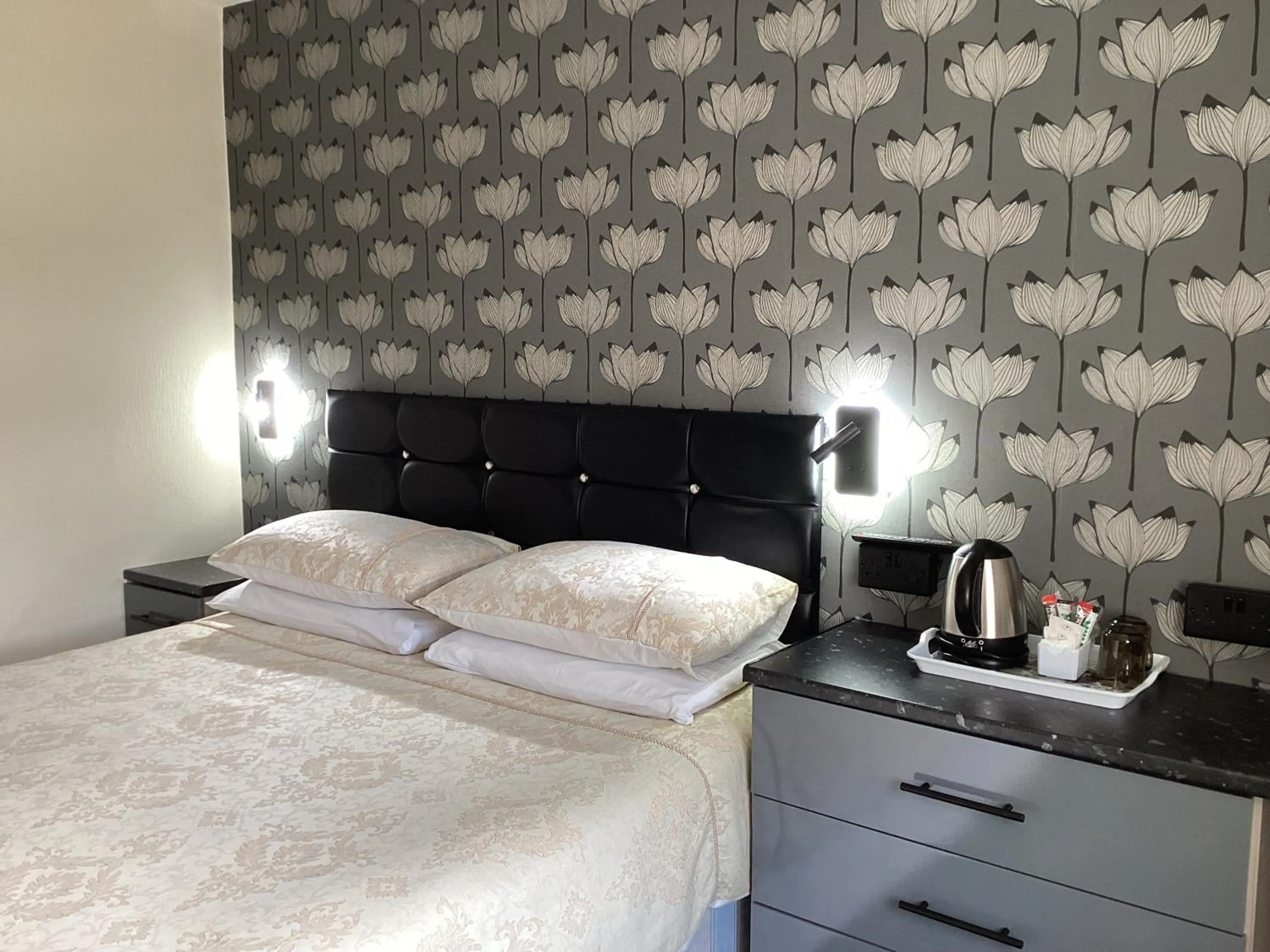 Bedroom, Bed in Myrtle house