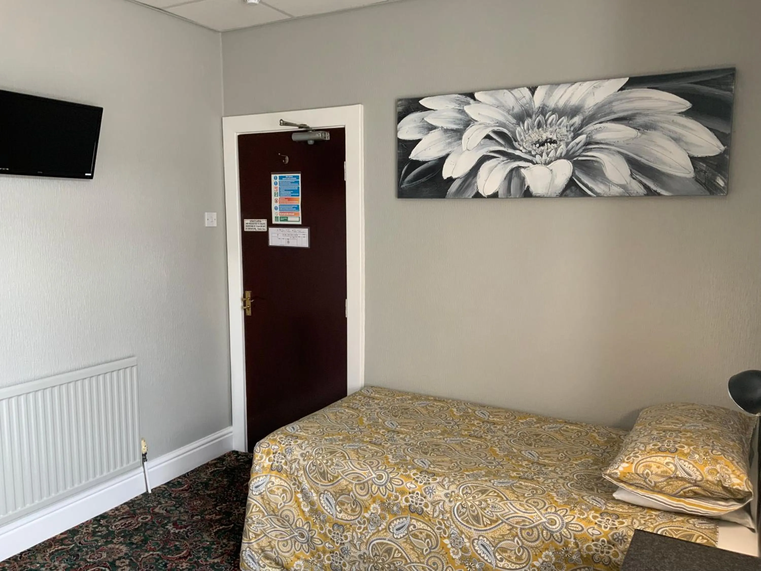Bedroom, Bed in Myrtle house