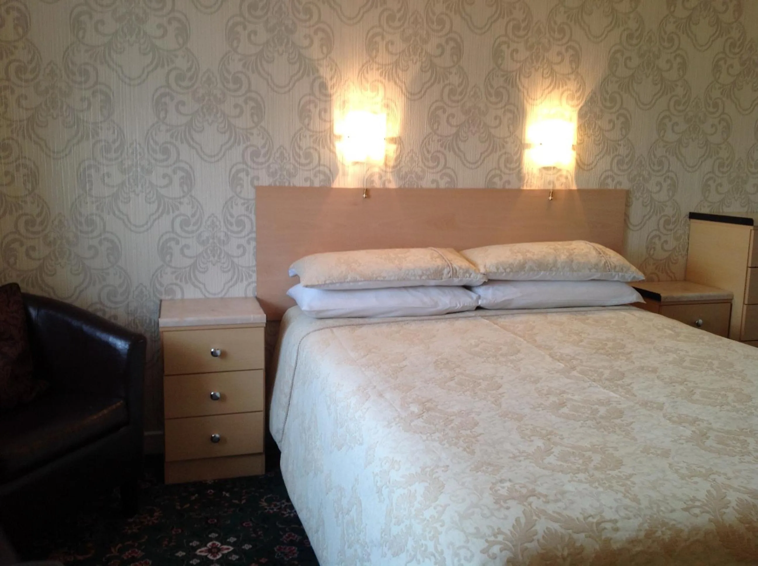 Bedroom, Bed in Myrtle house