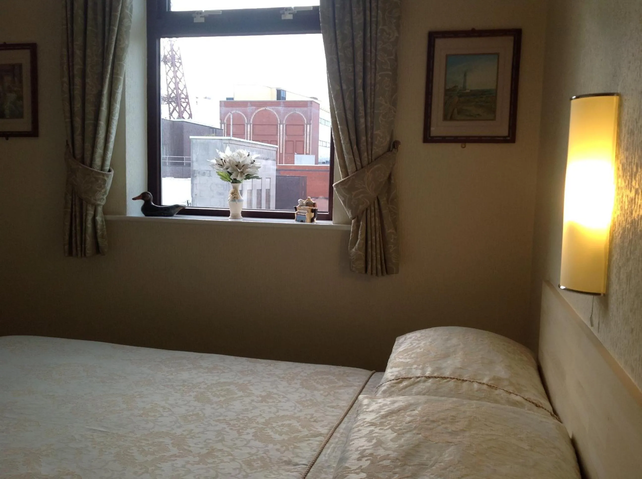 Bedroom, Bed in Myrtle house