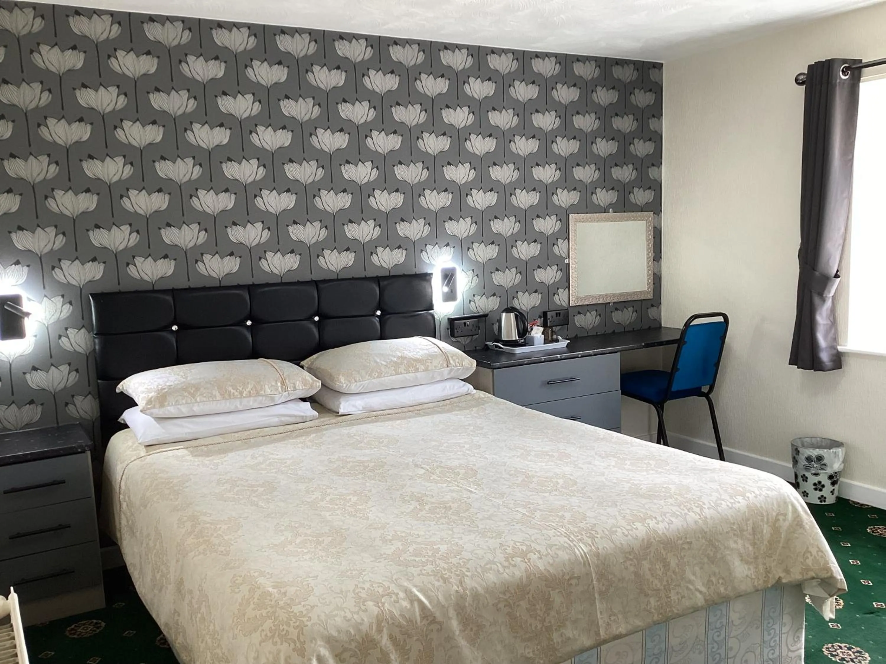Bedroom, Bed in Myrtle house