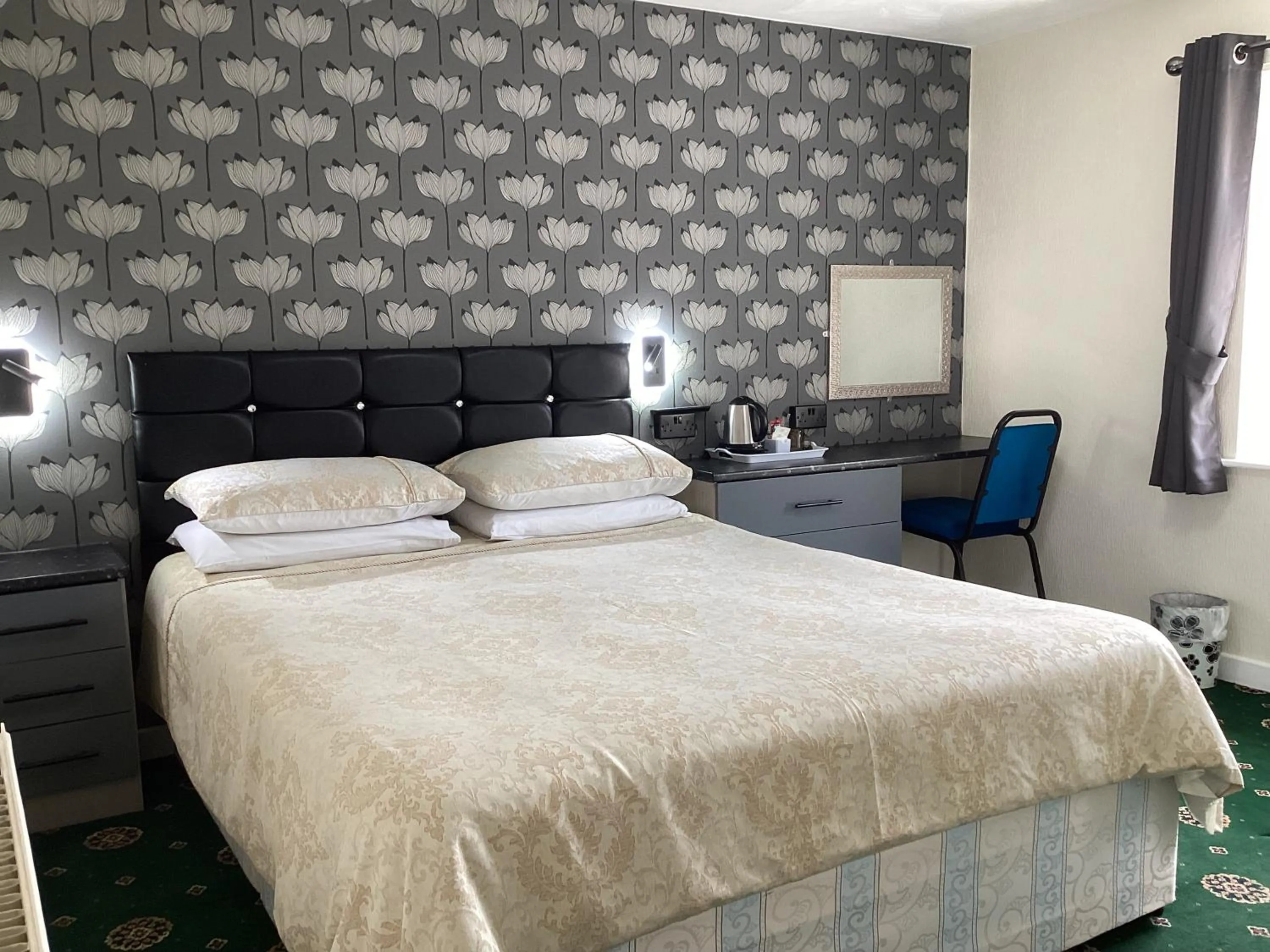 Bedroom, Bed in Myrtle house