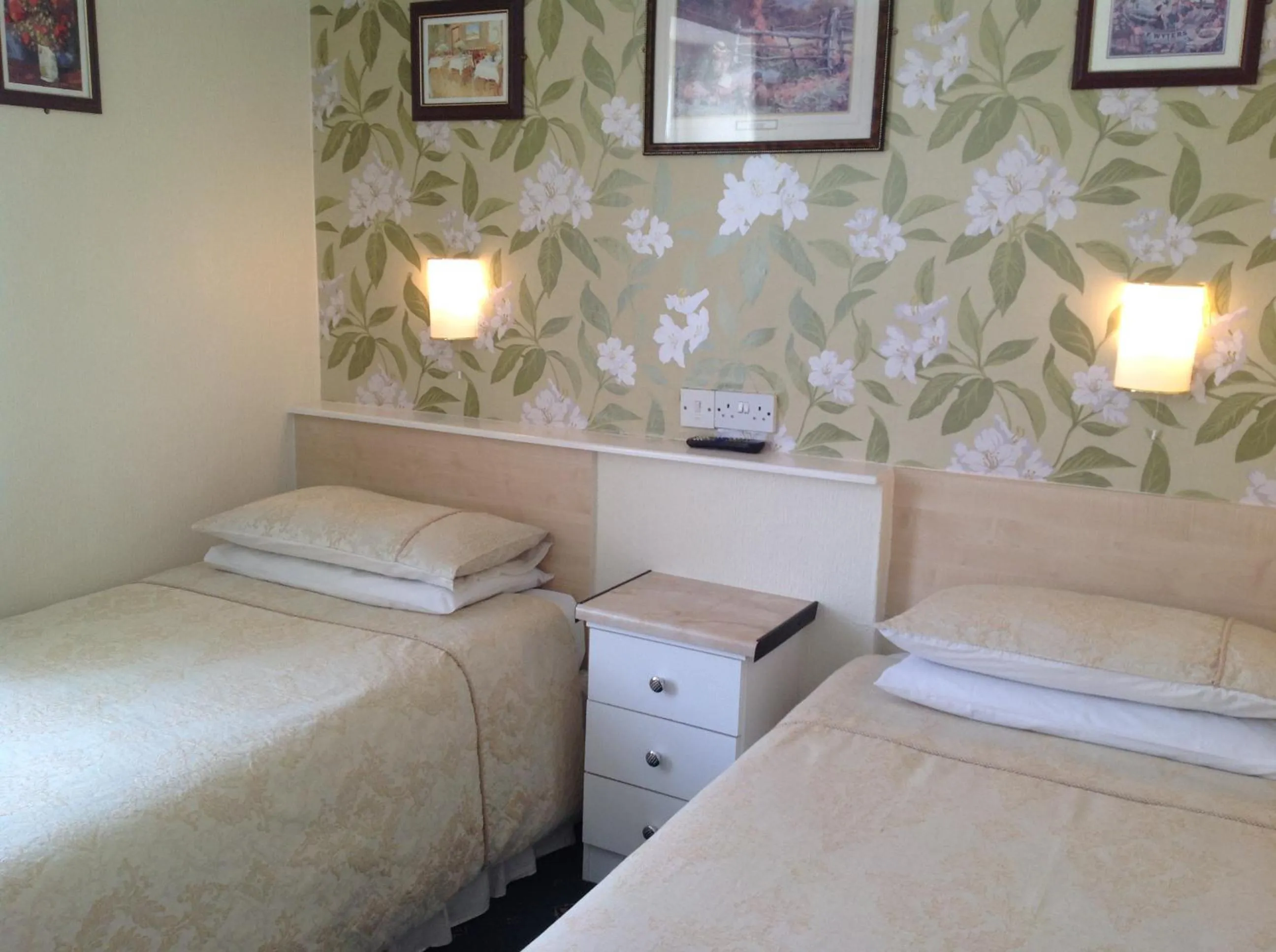 Bedroom, Bed in Myrtle house