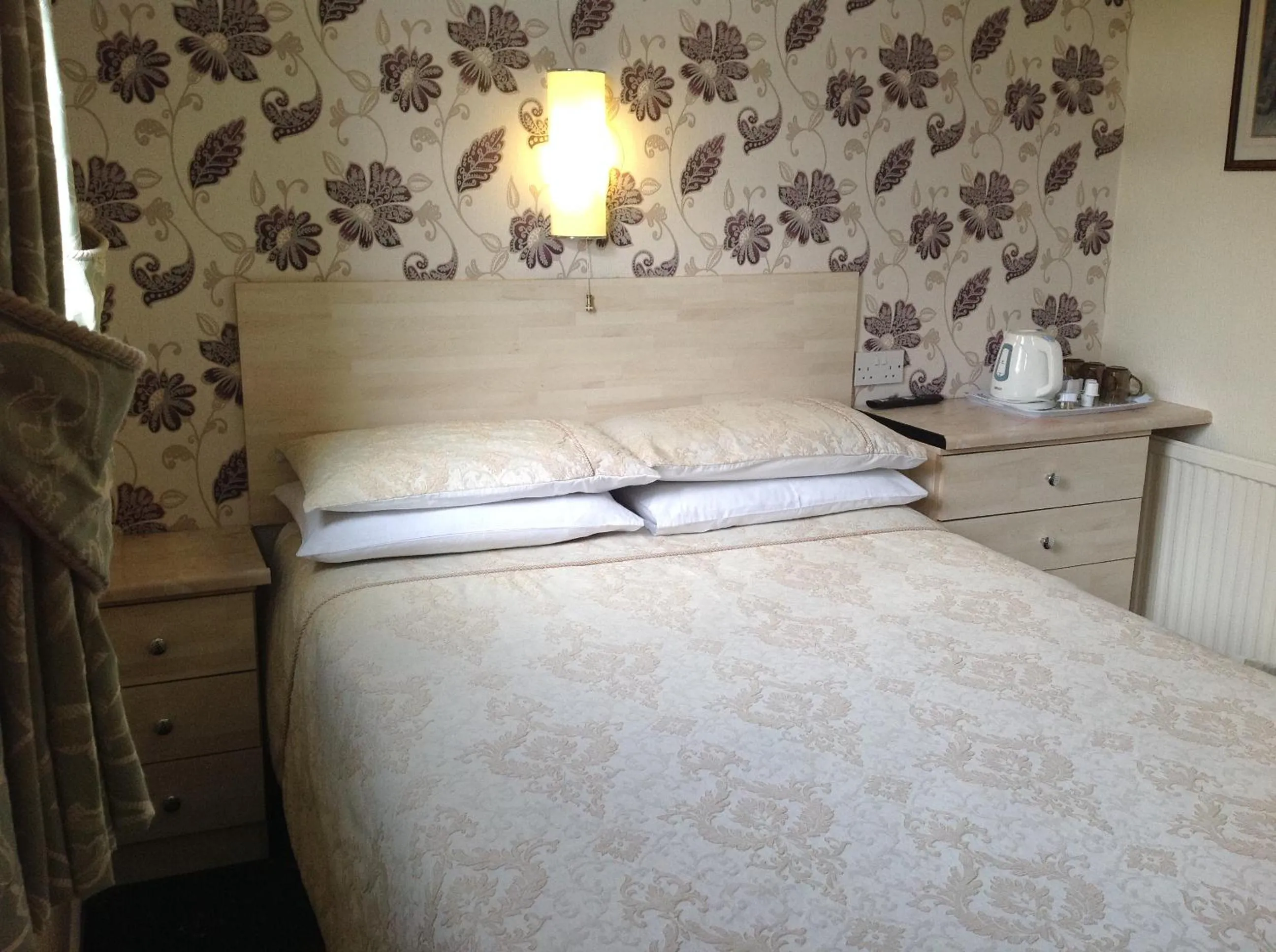 Bedroom, Bed in Myrtle house