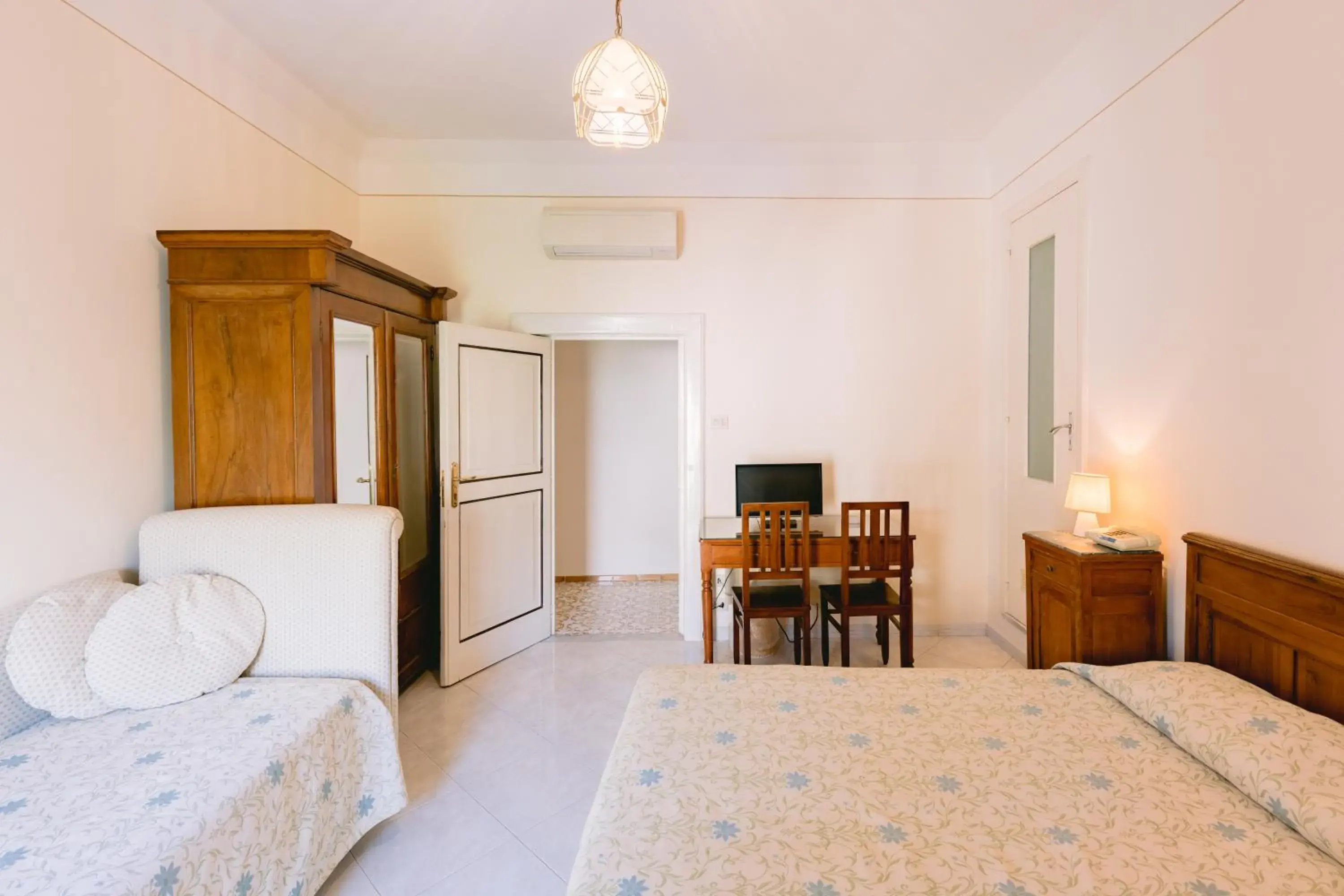 Bed in Hotel Toro Bed in Hotel Toro