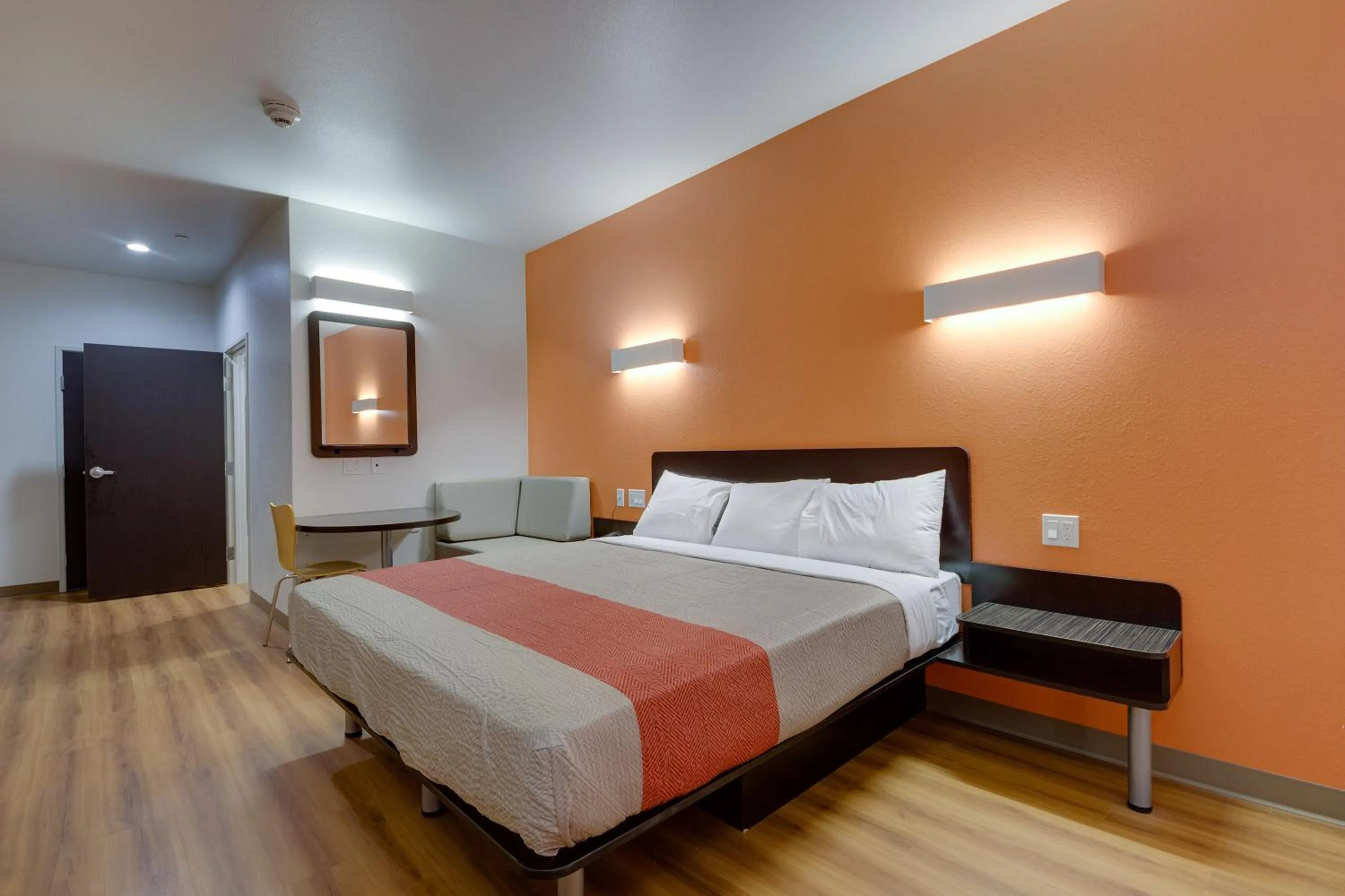 Bedroom, Bed in Motel 6-Tulsa, OK