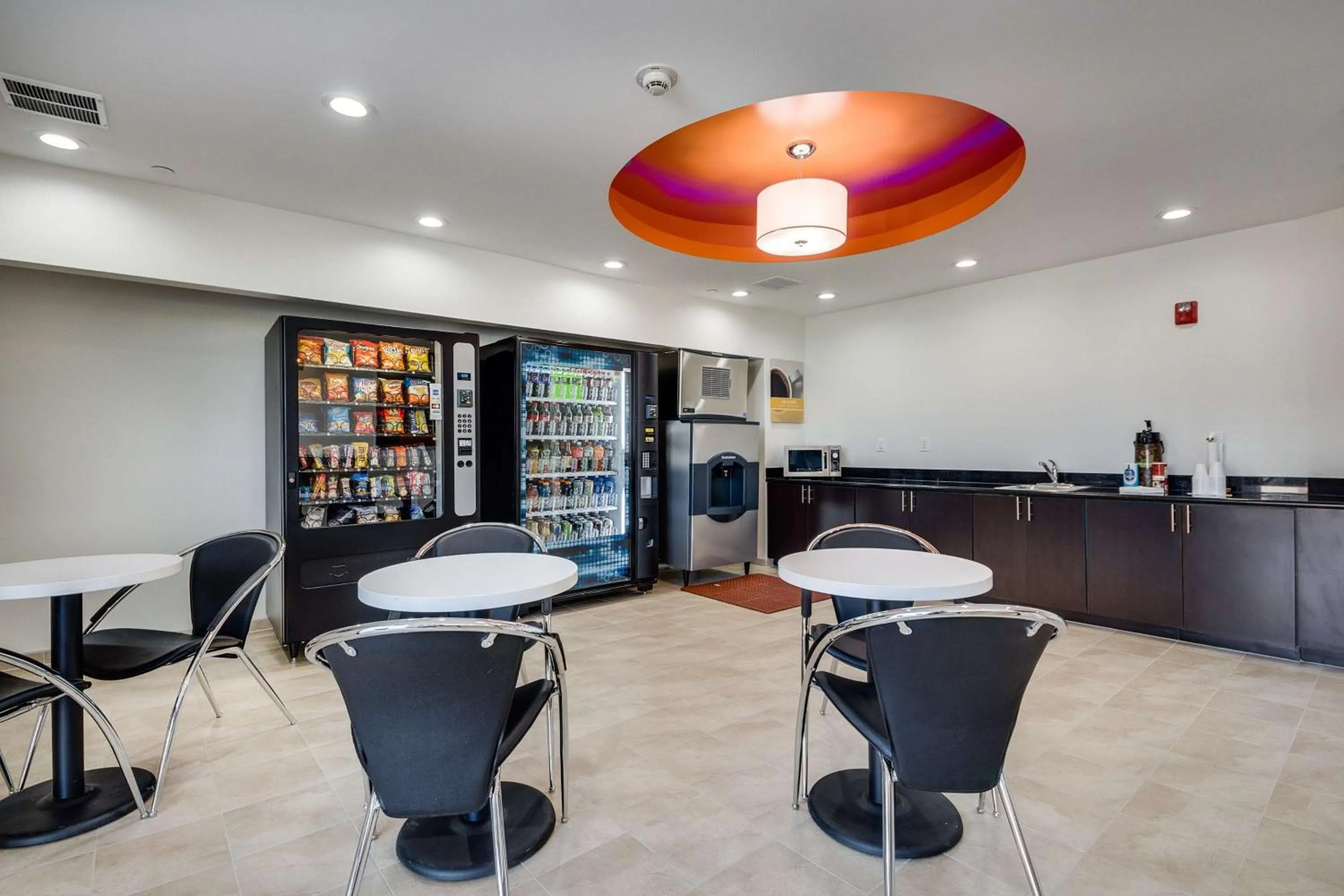 Photo of the whole room in Motel 6-Tulsa, OK